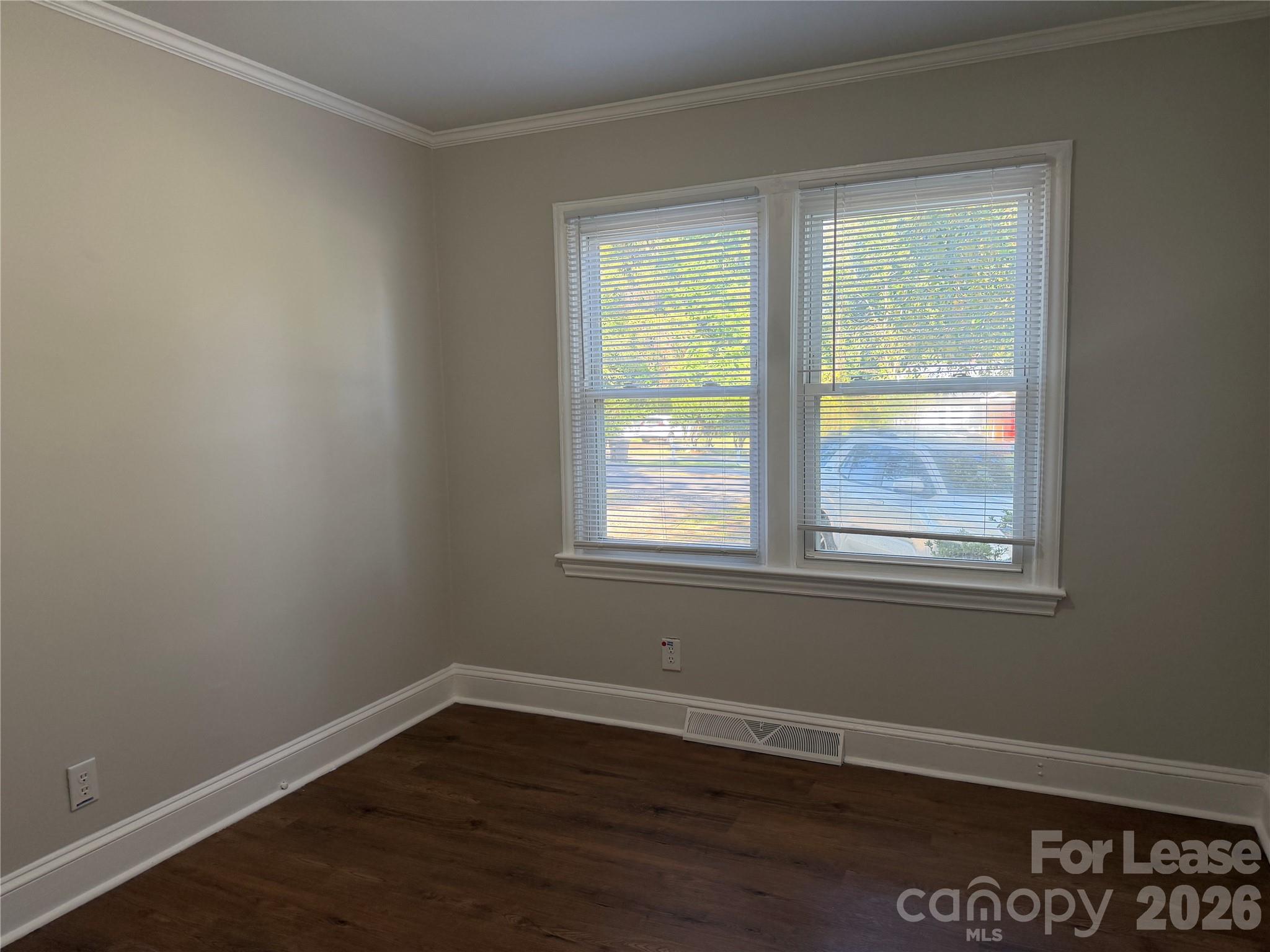 508 Eastside Drive Property Photo 6