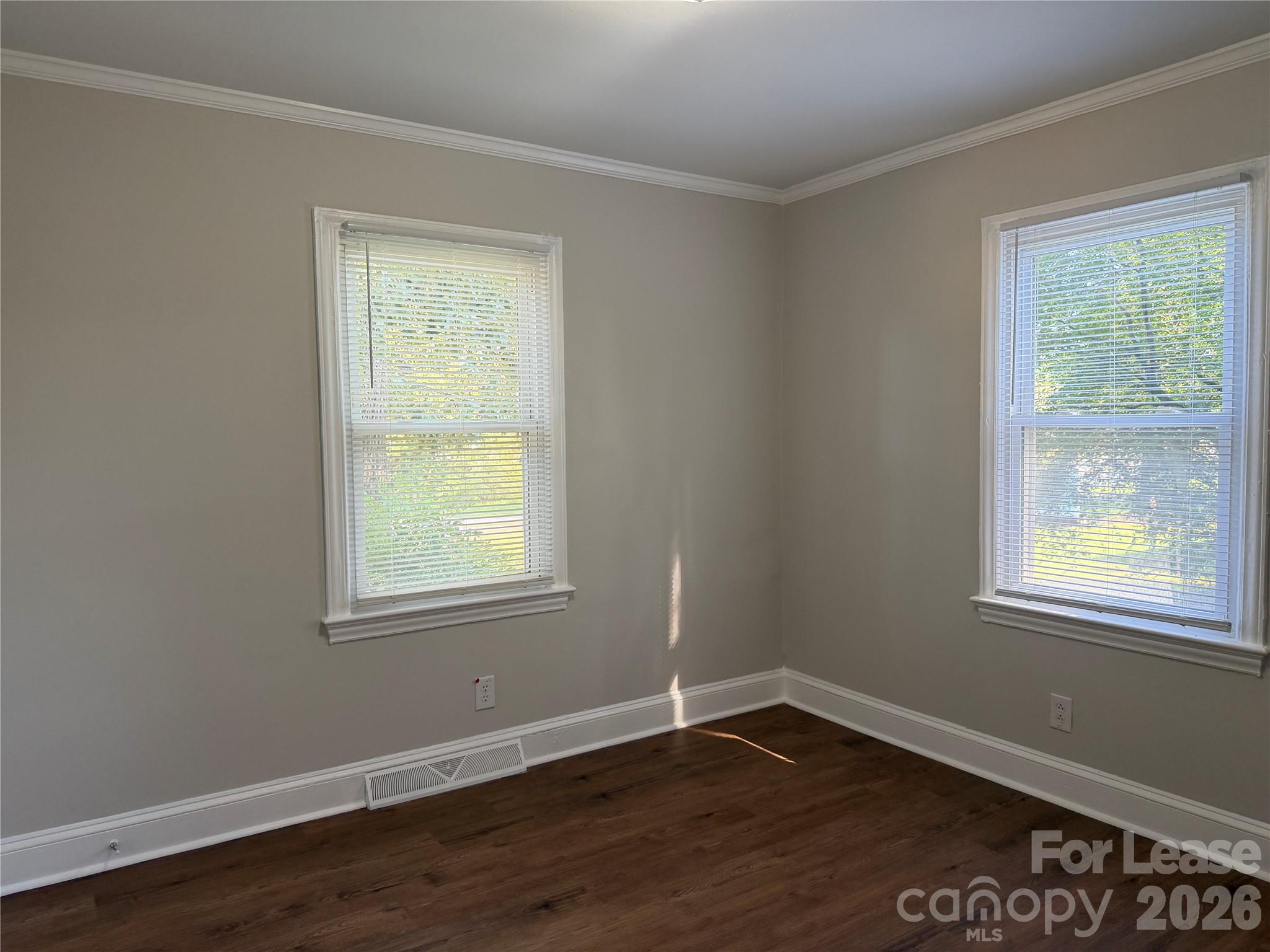 508 Eastside Drive Property Photo 7