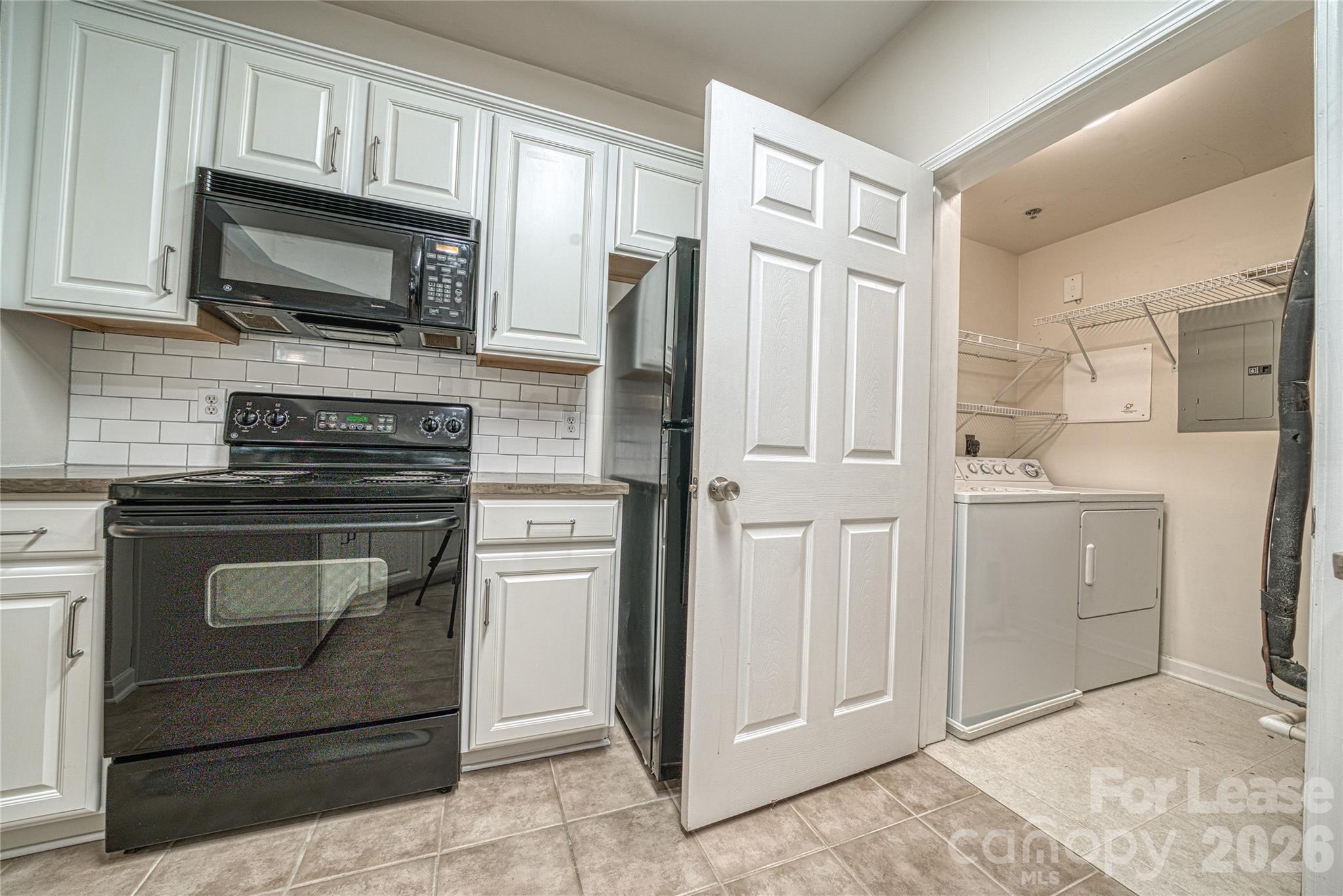 3246 Margellina Drive Property Photo 14