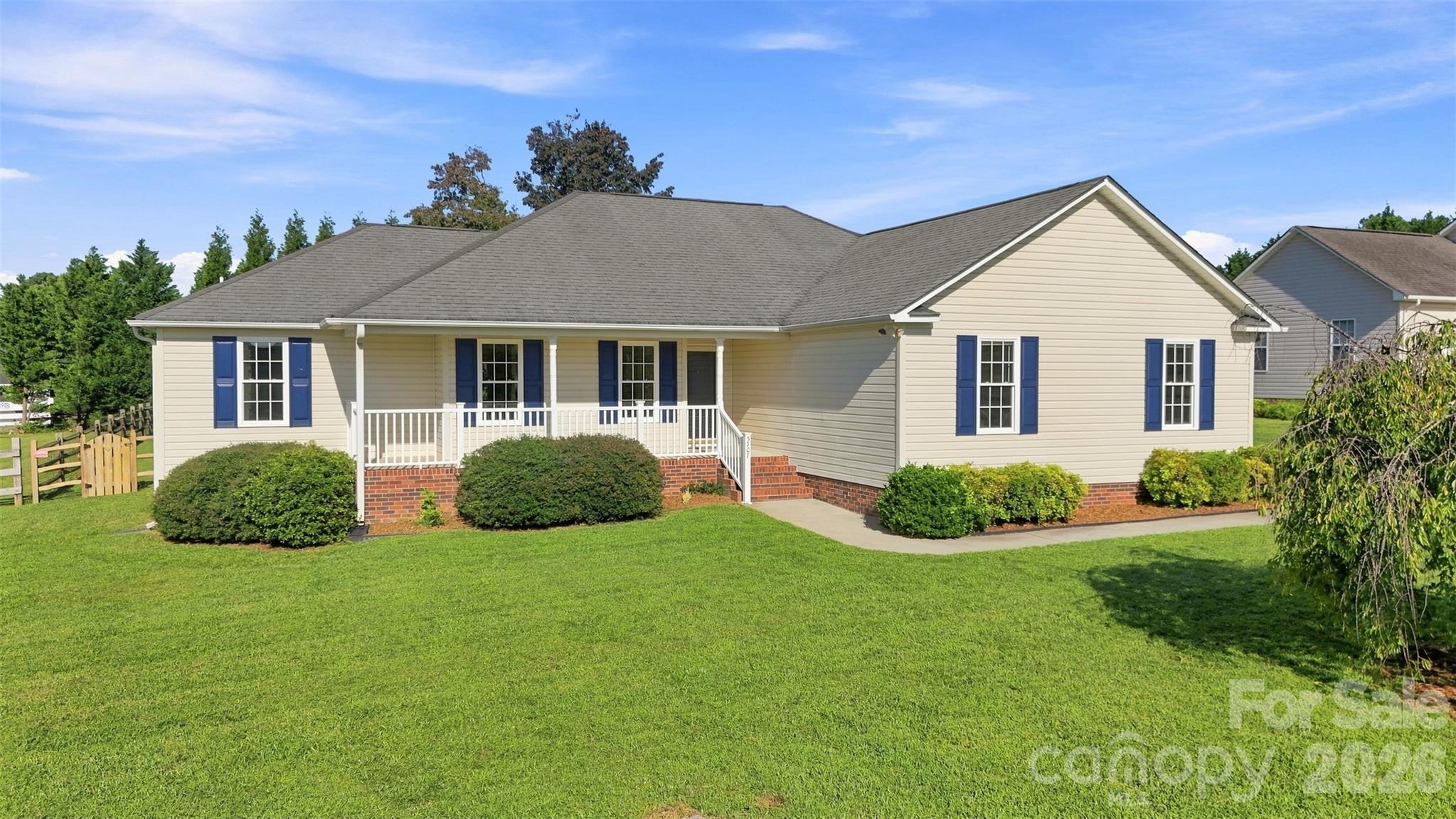 3707 Fieldhaven Court Property Photo 1