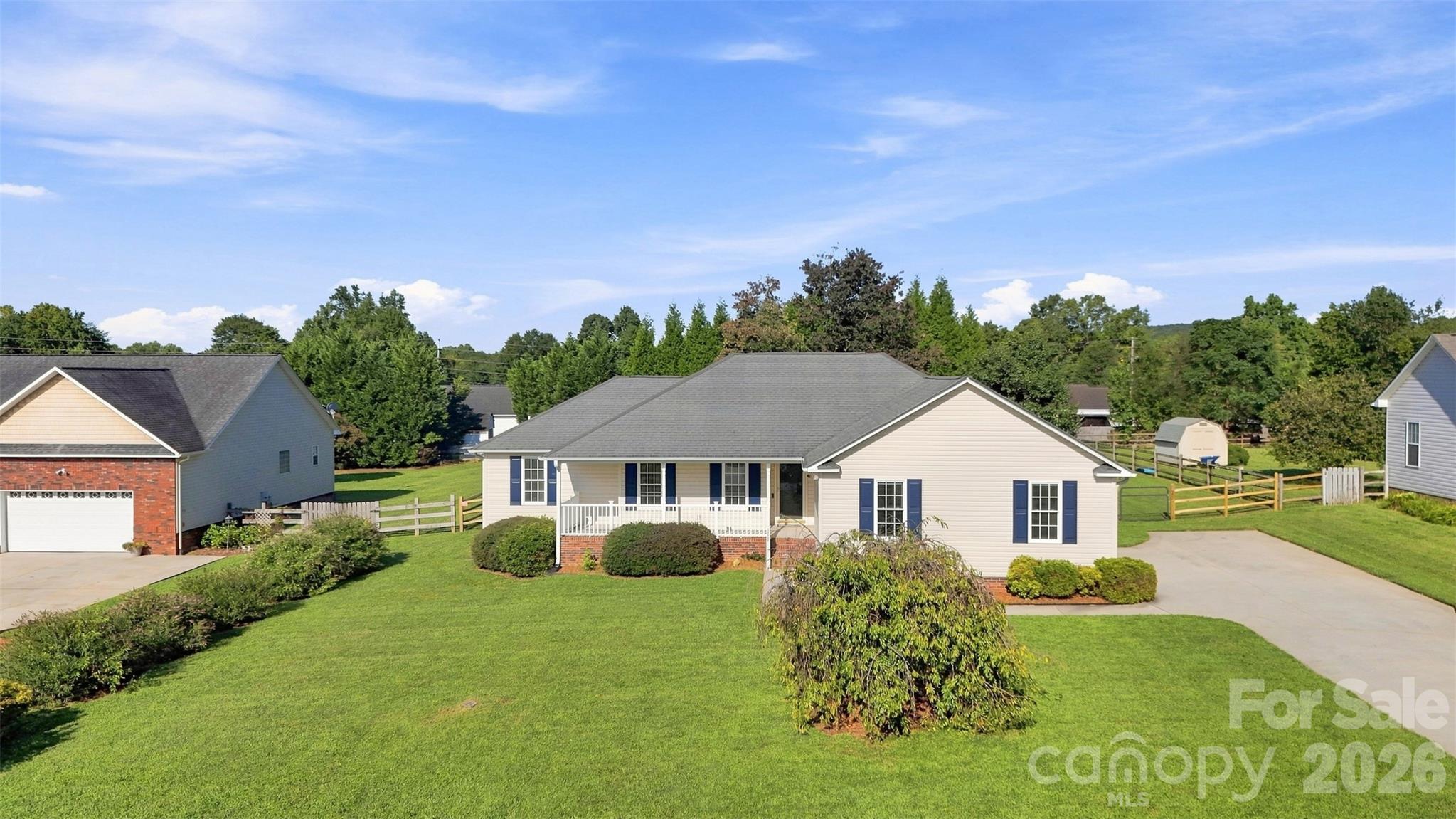 3707 Fieldhaven Court Property Photo 2