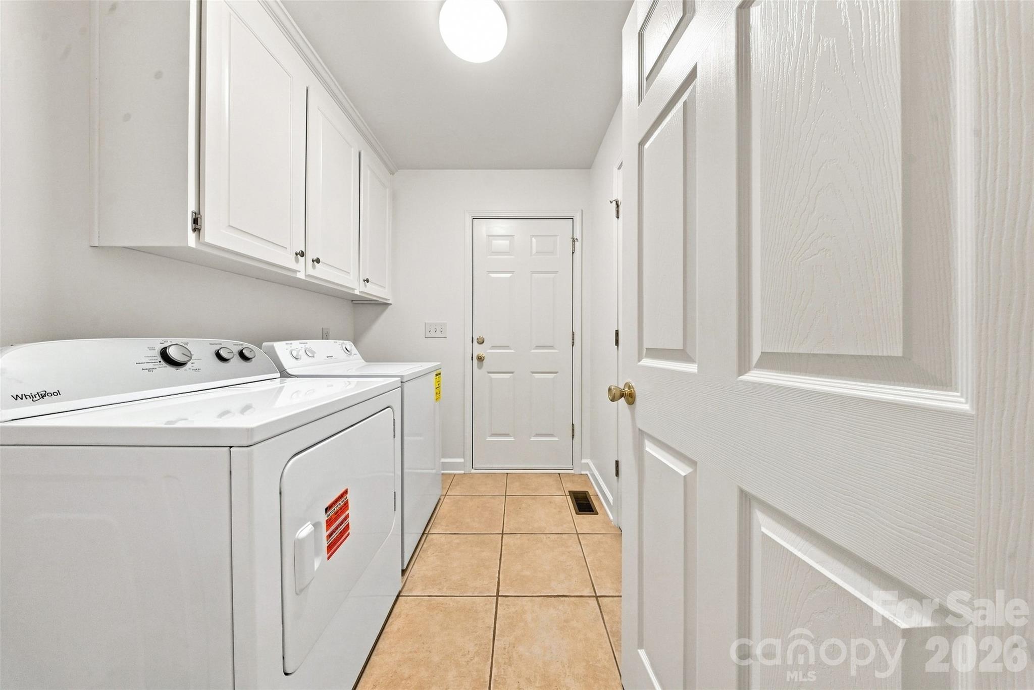 3707 Fieldhaven Court Property Photo 12