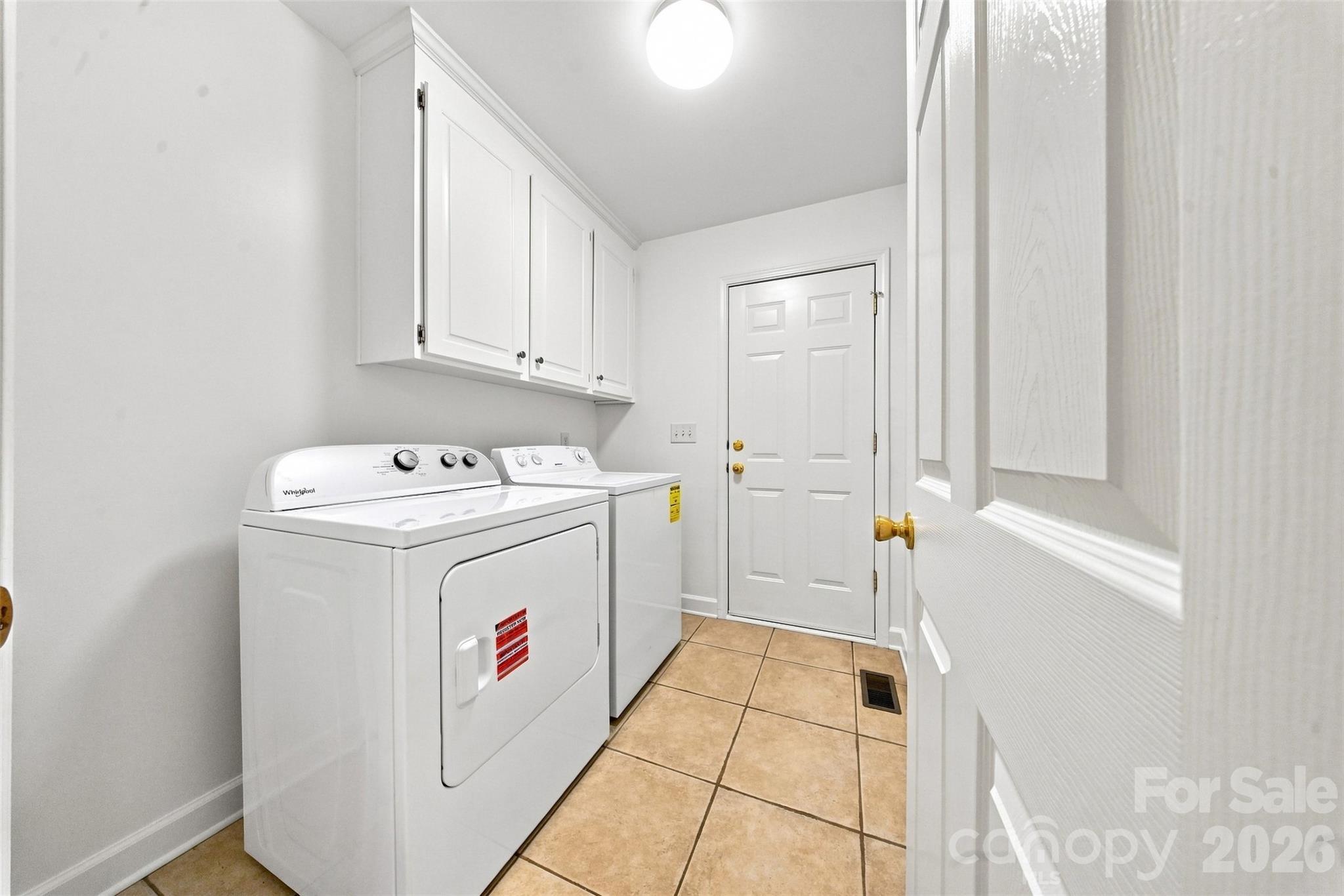 3707 Fieldhaven Court Property Photo 13