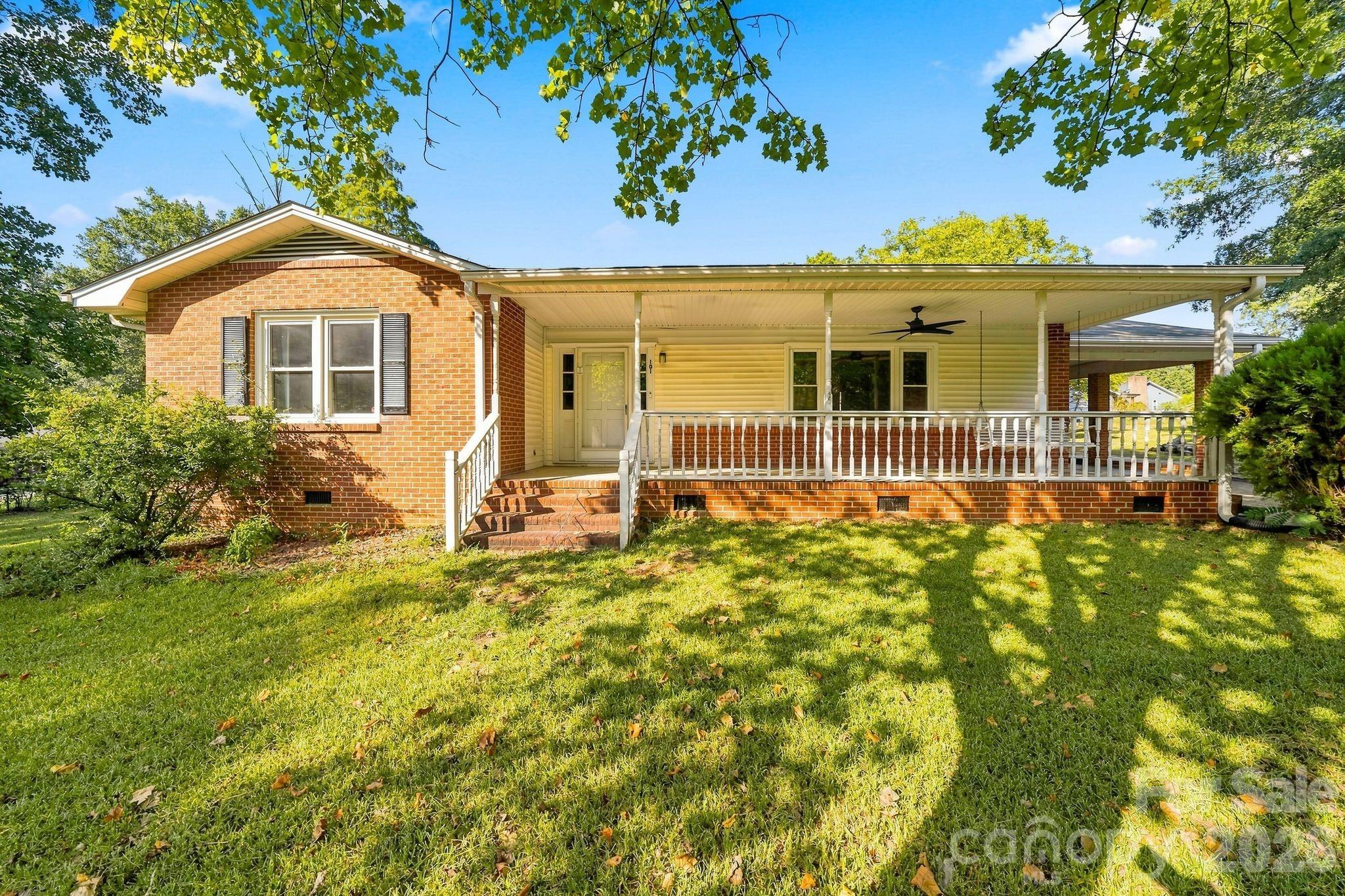 101 Reading Street Property Photo 1