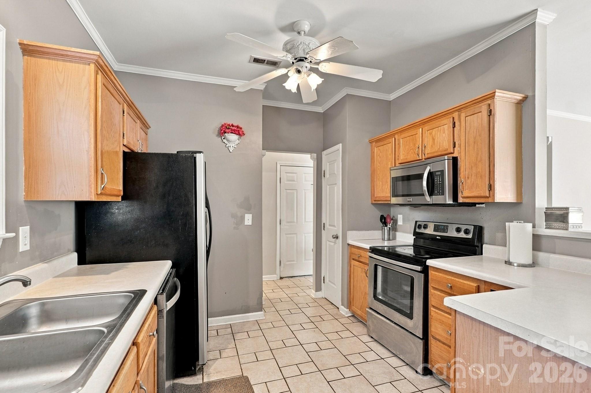 9115 Swallow Tail Lane Property Photo 15