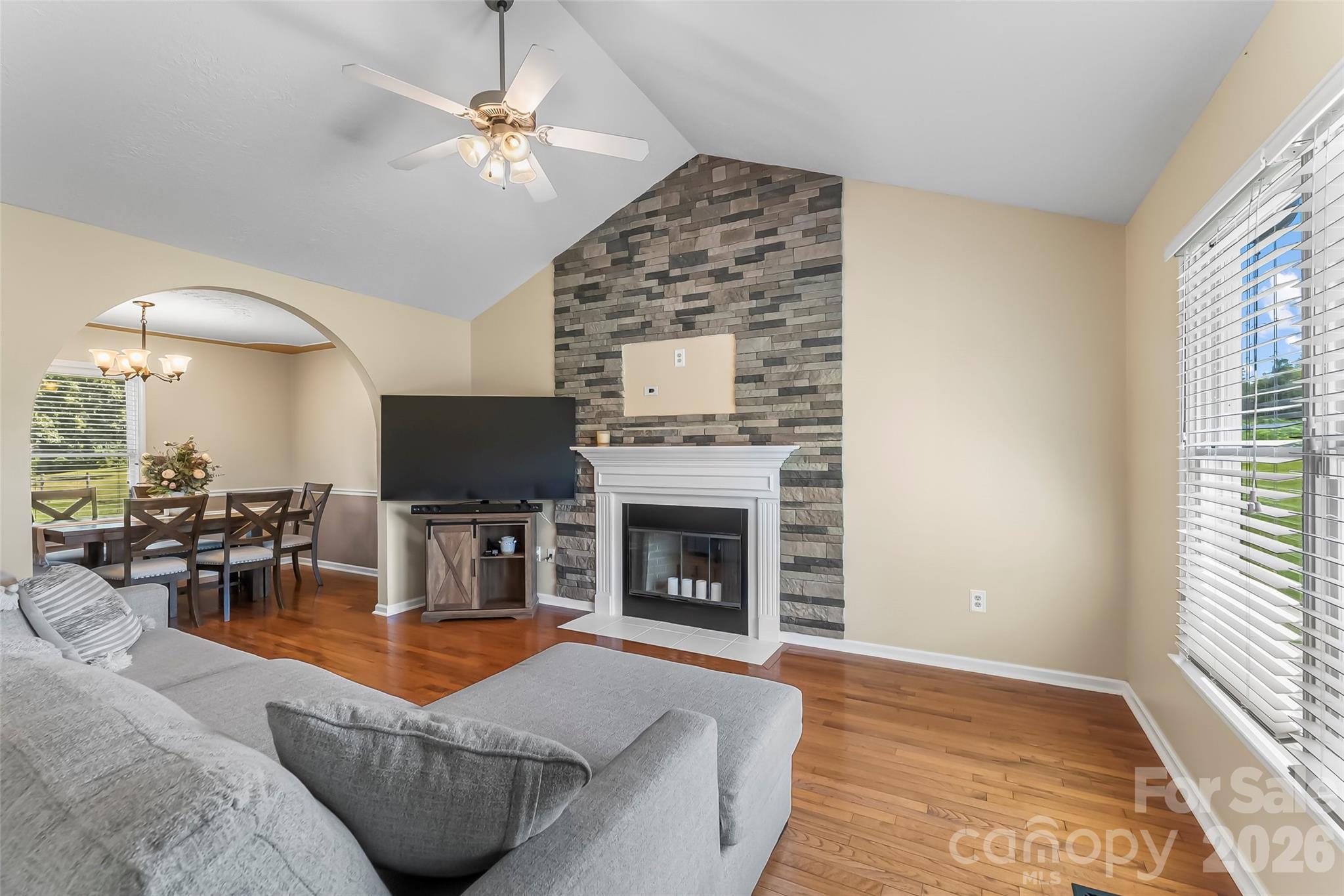 1688 Buffett Circle Property Photo 3