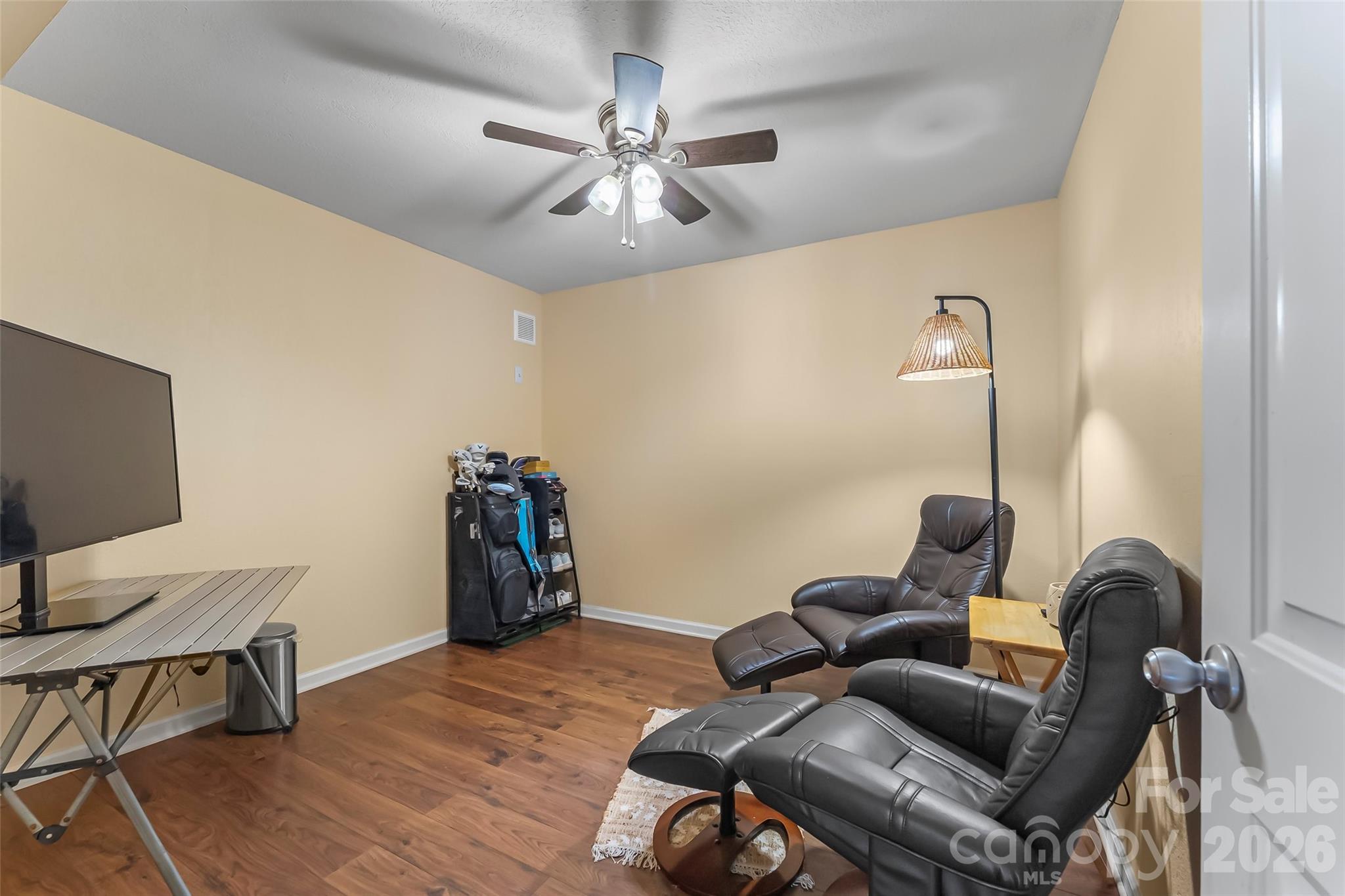 1688 Buffett Circle Property Photo 22