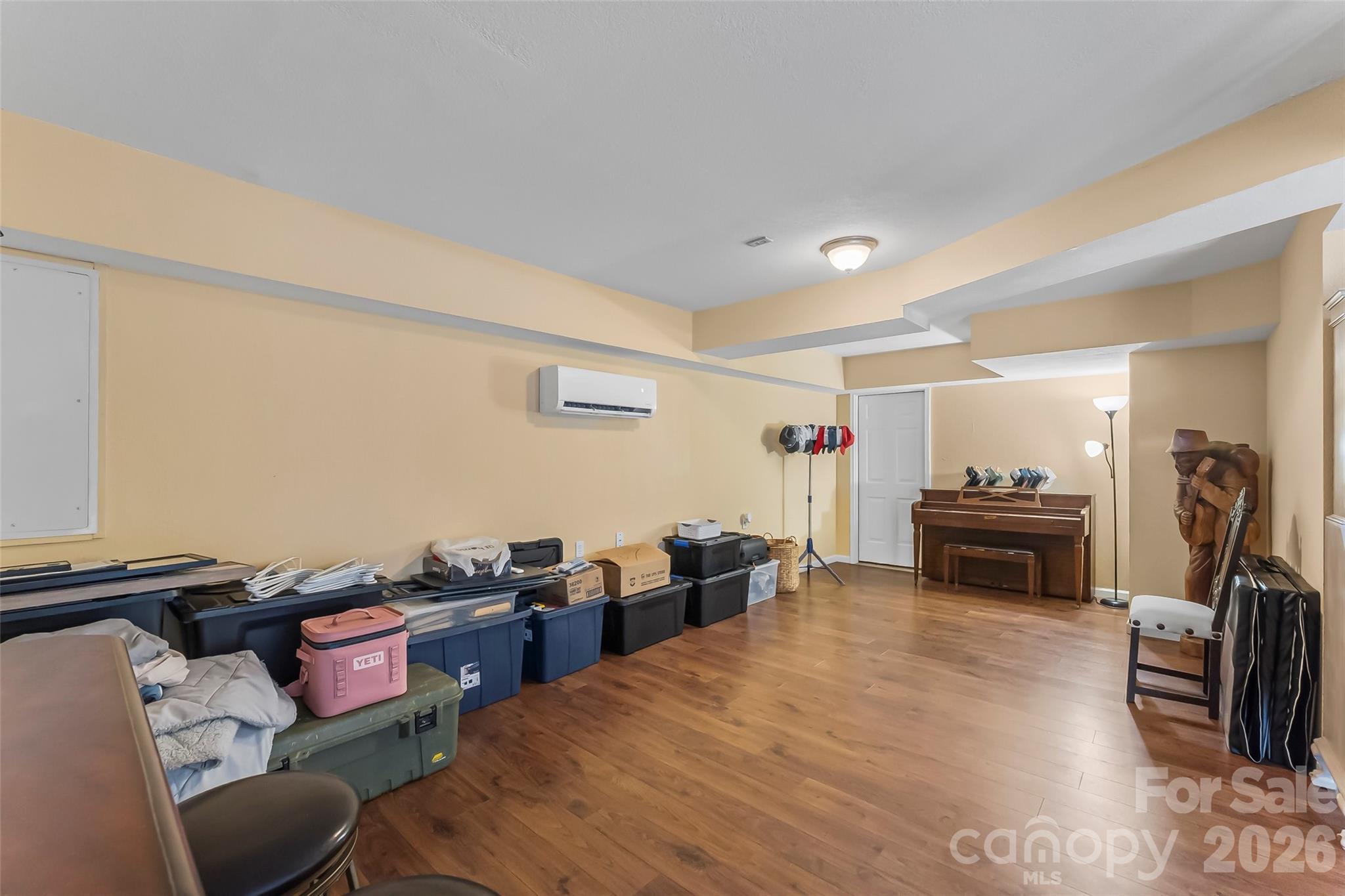1688 Buffett Circle Property Photo 23