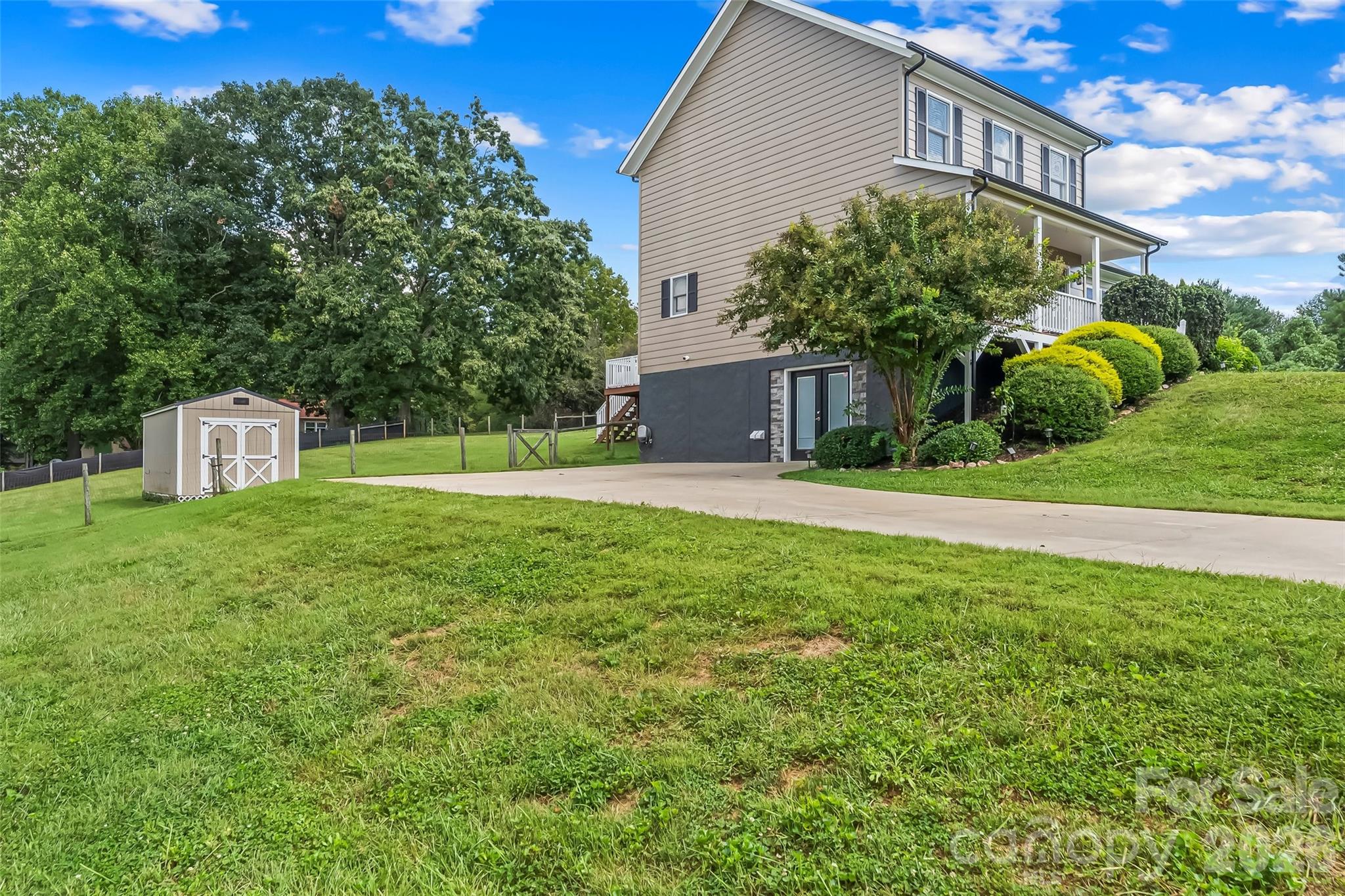 1688 Buffett Circle Property Photo 32