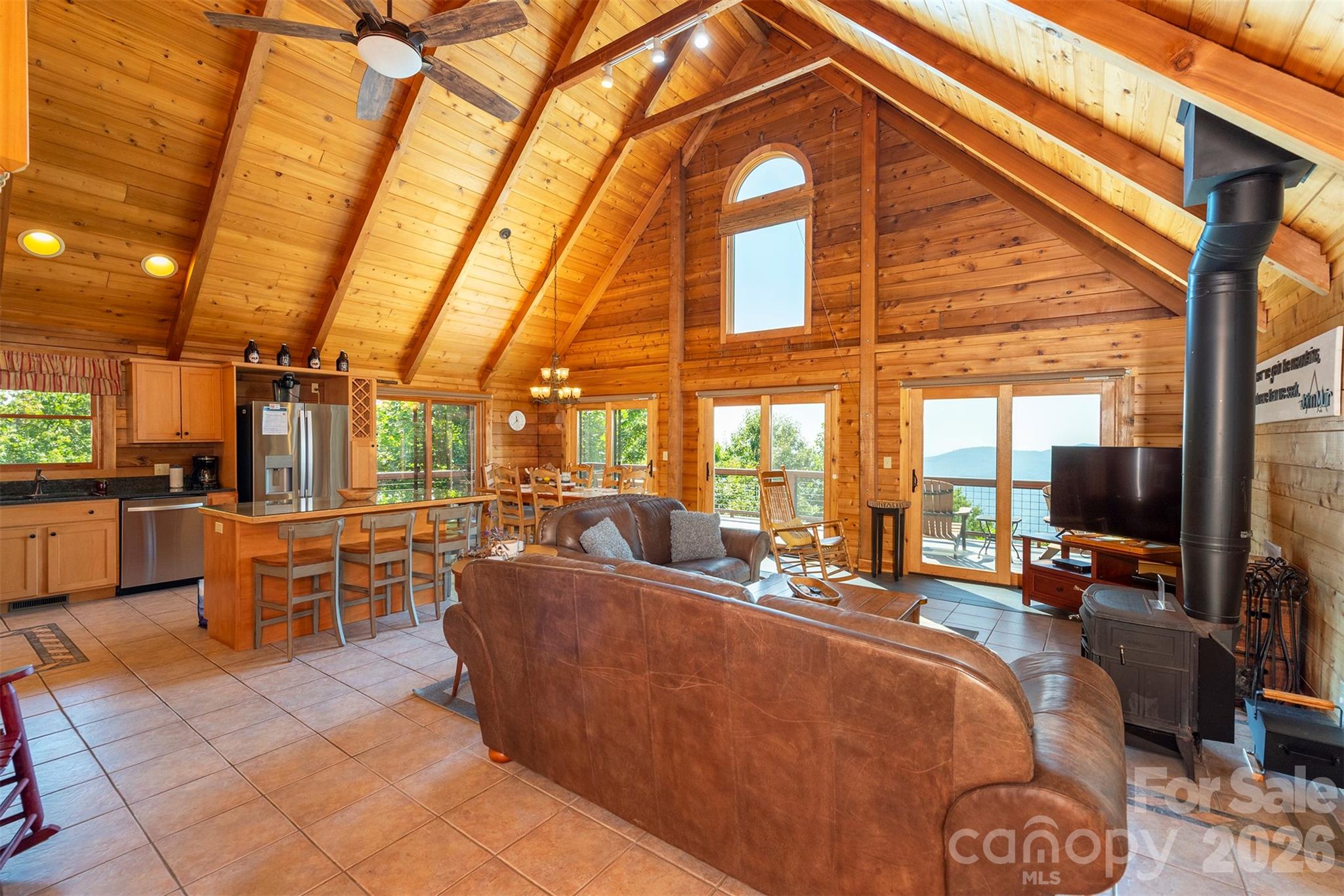 1242 Gateway Parkway Property Photo 6