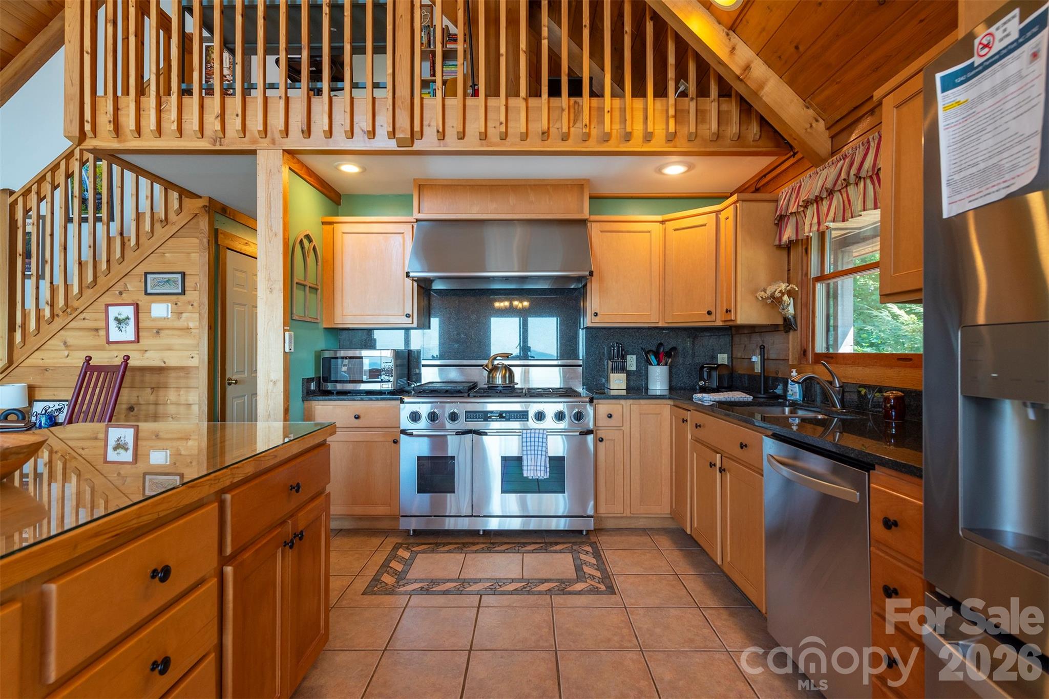 1242 Gateway Parkway Property Photo 11