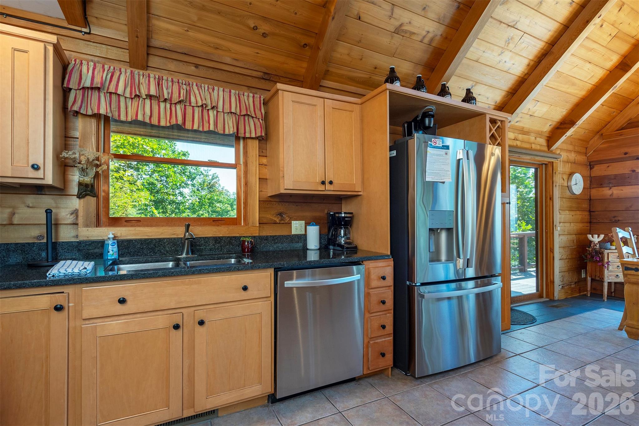 1242 Gateway Parkway Property Photo 14