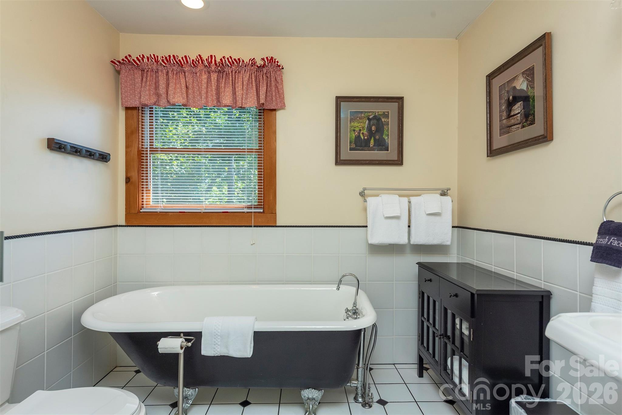 1242 Gateway Parkway Property Photo 28
