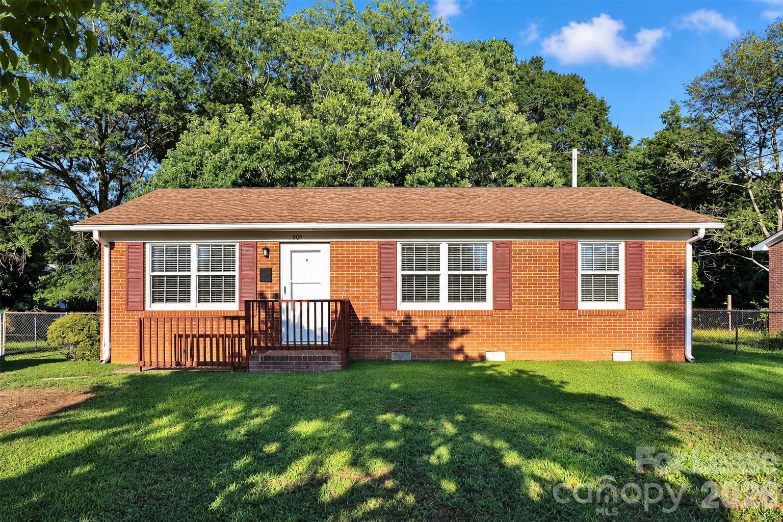 308 S Pine Street Property Photo 1