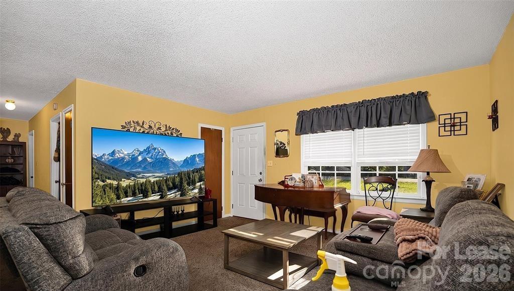 308 S Pine Street Property Photo 3