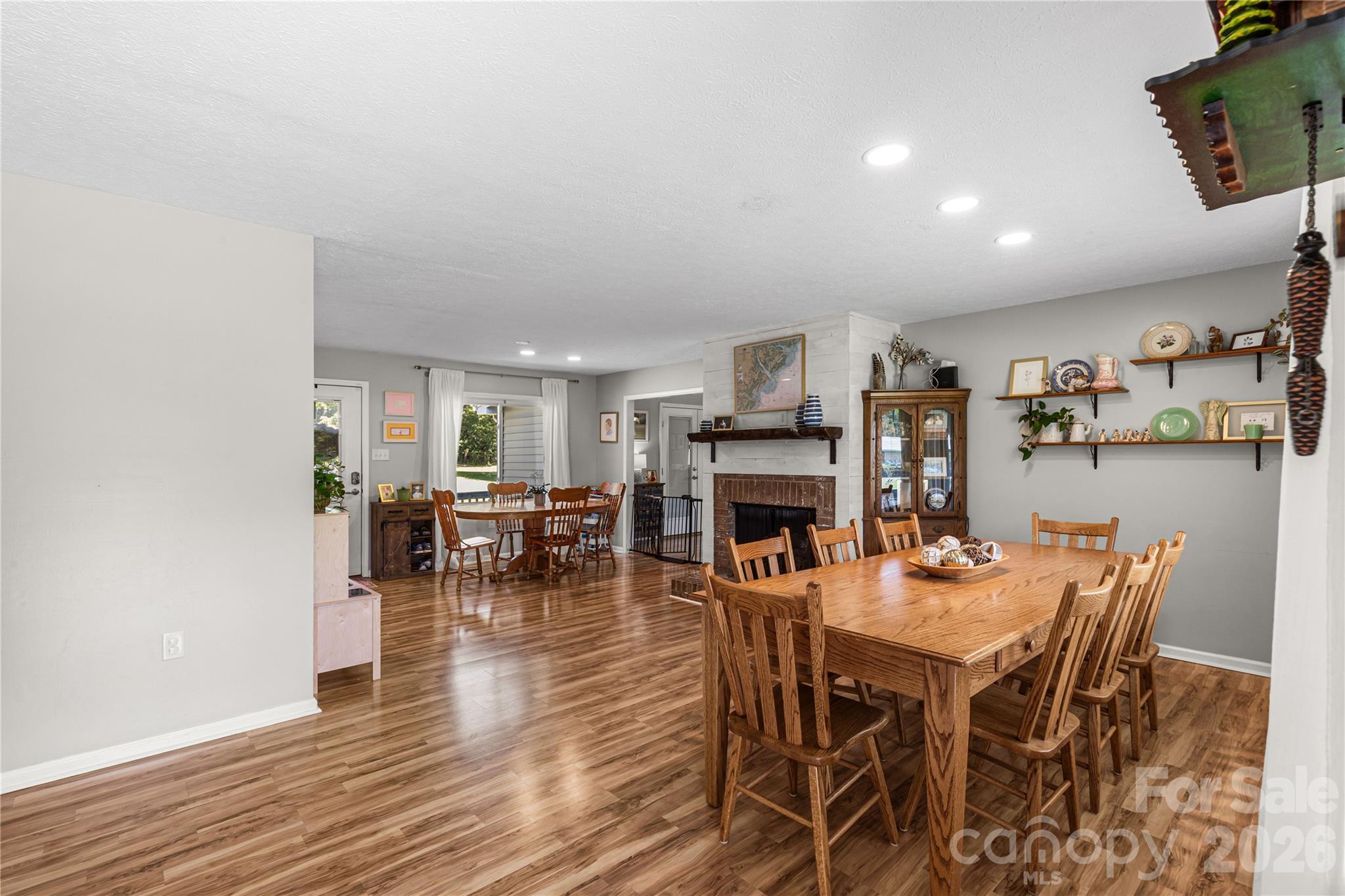 1009 Hollow Road Property Photo 3
