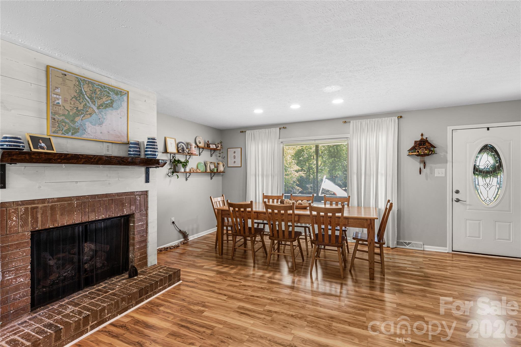 1009 Hollow Road Property Photo 4