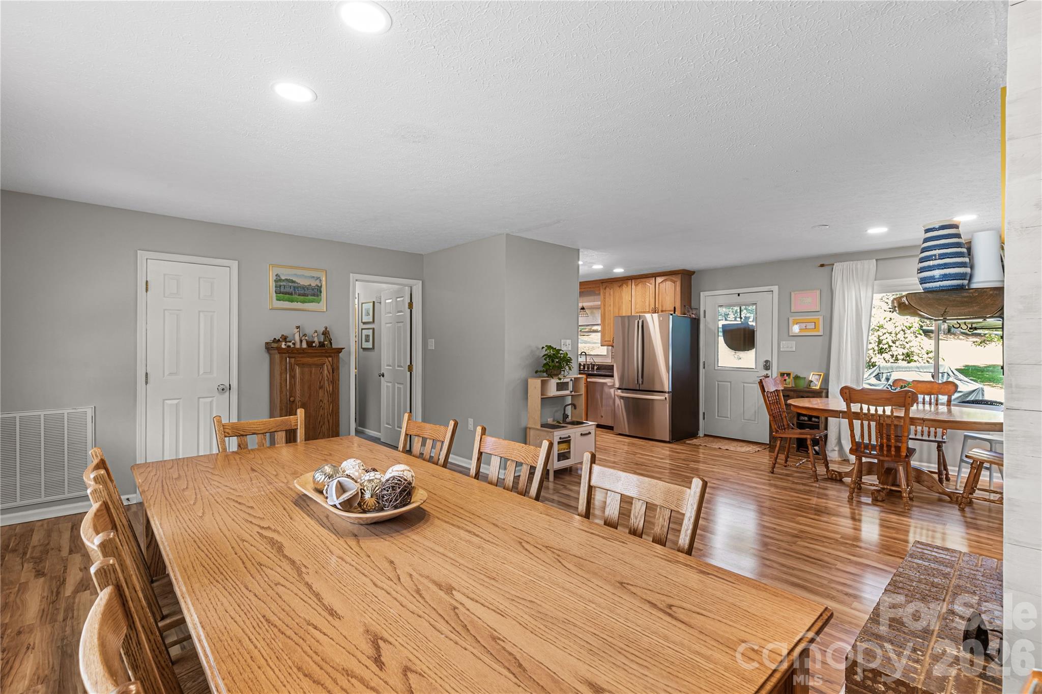 1009 Hollow Road Property Photo 5