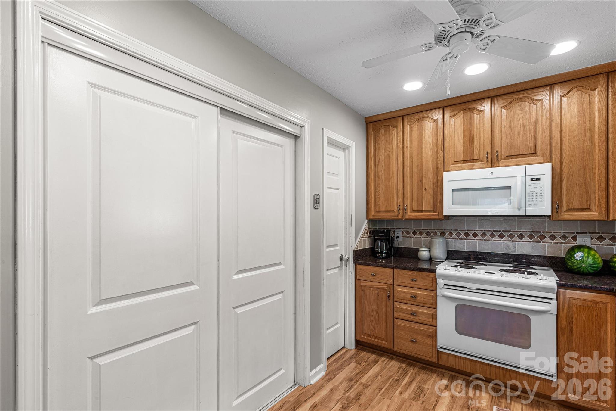 1009 Hollow Road Property Photo 10