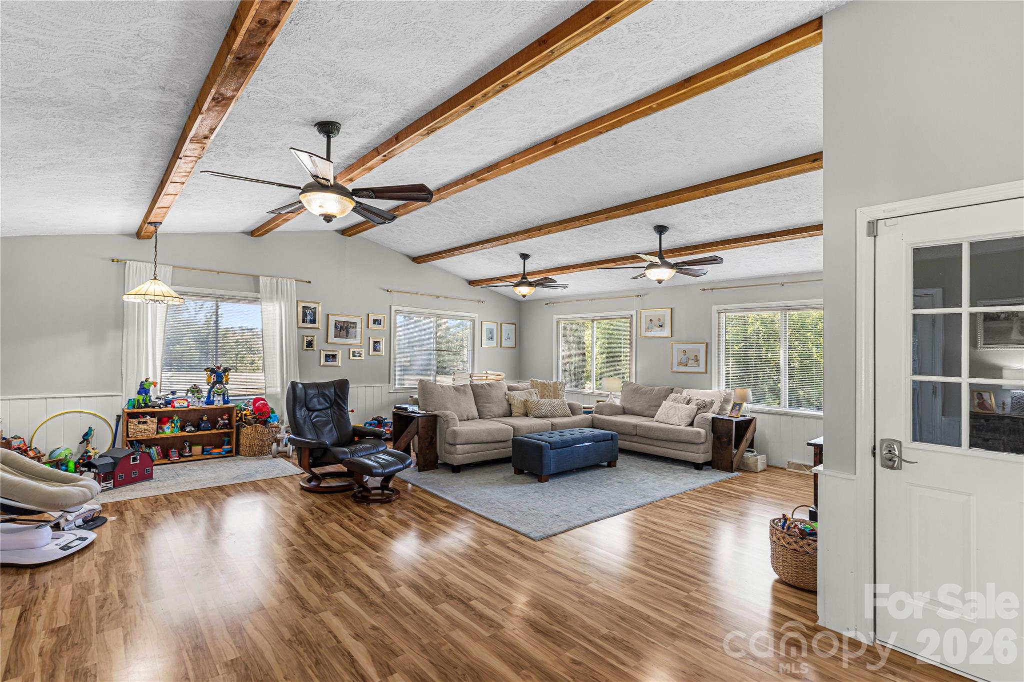 1009 Hollow Road Property Photo 12