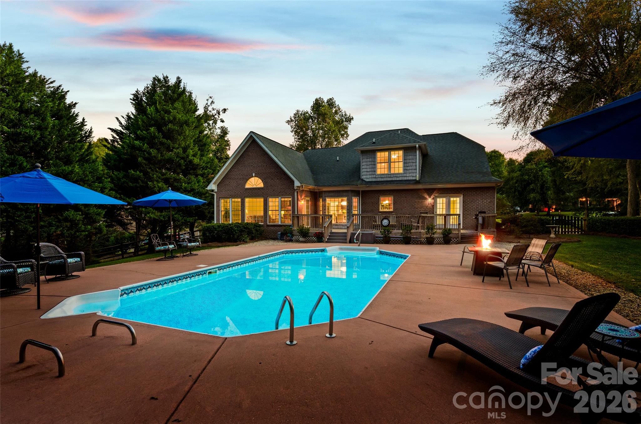 131 Summerfield Court Property Photo 2
