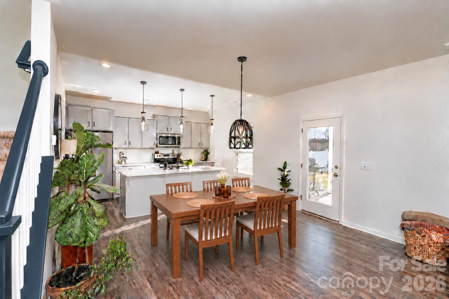 106 Stonewater Drive Property Photo 3