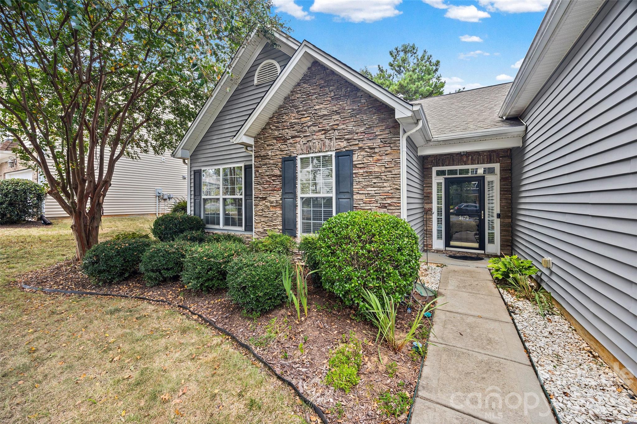 3173 Pine Bluff Way Property Photo 1