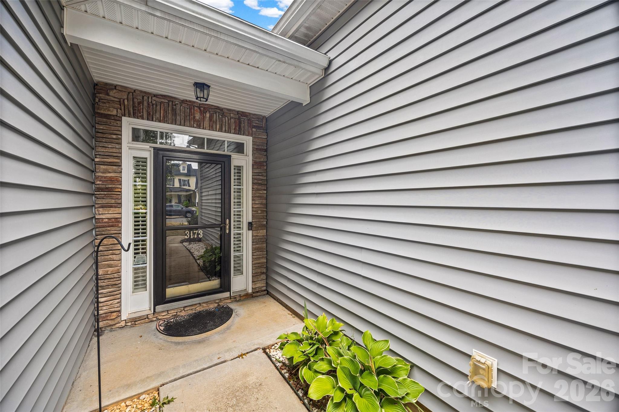 3173 Pine Bluff Way Property Photo 4