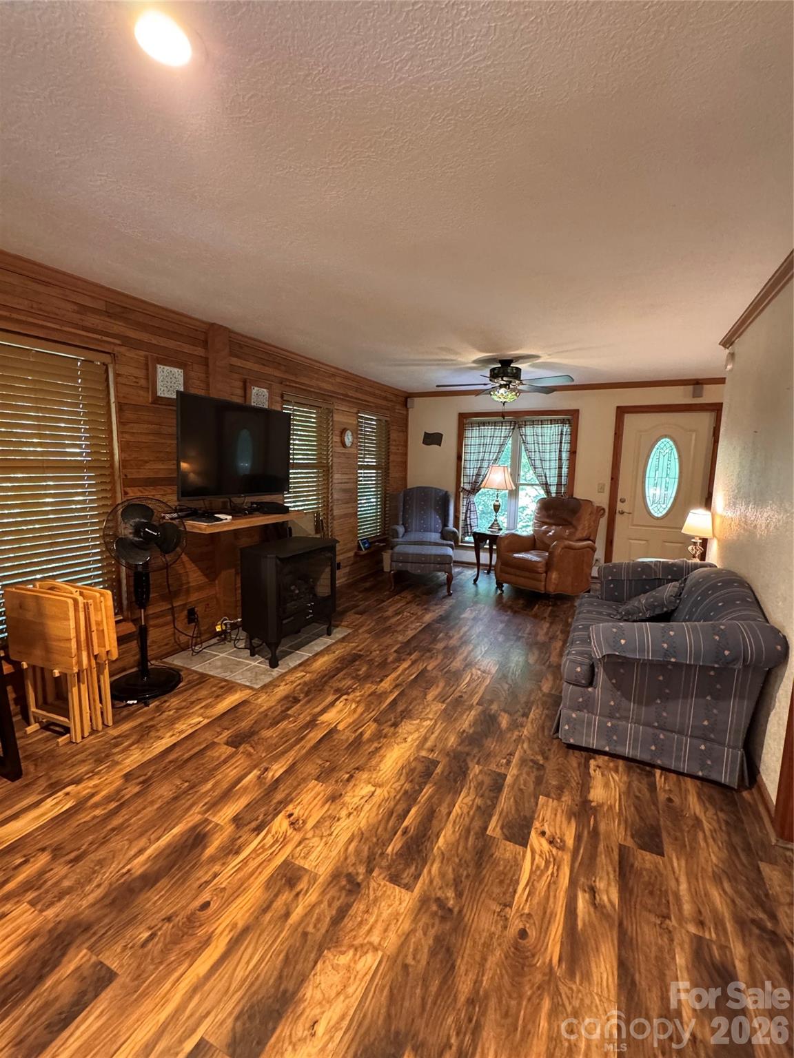 488 Hemlock Loop Property Photo 2