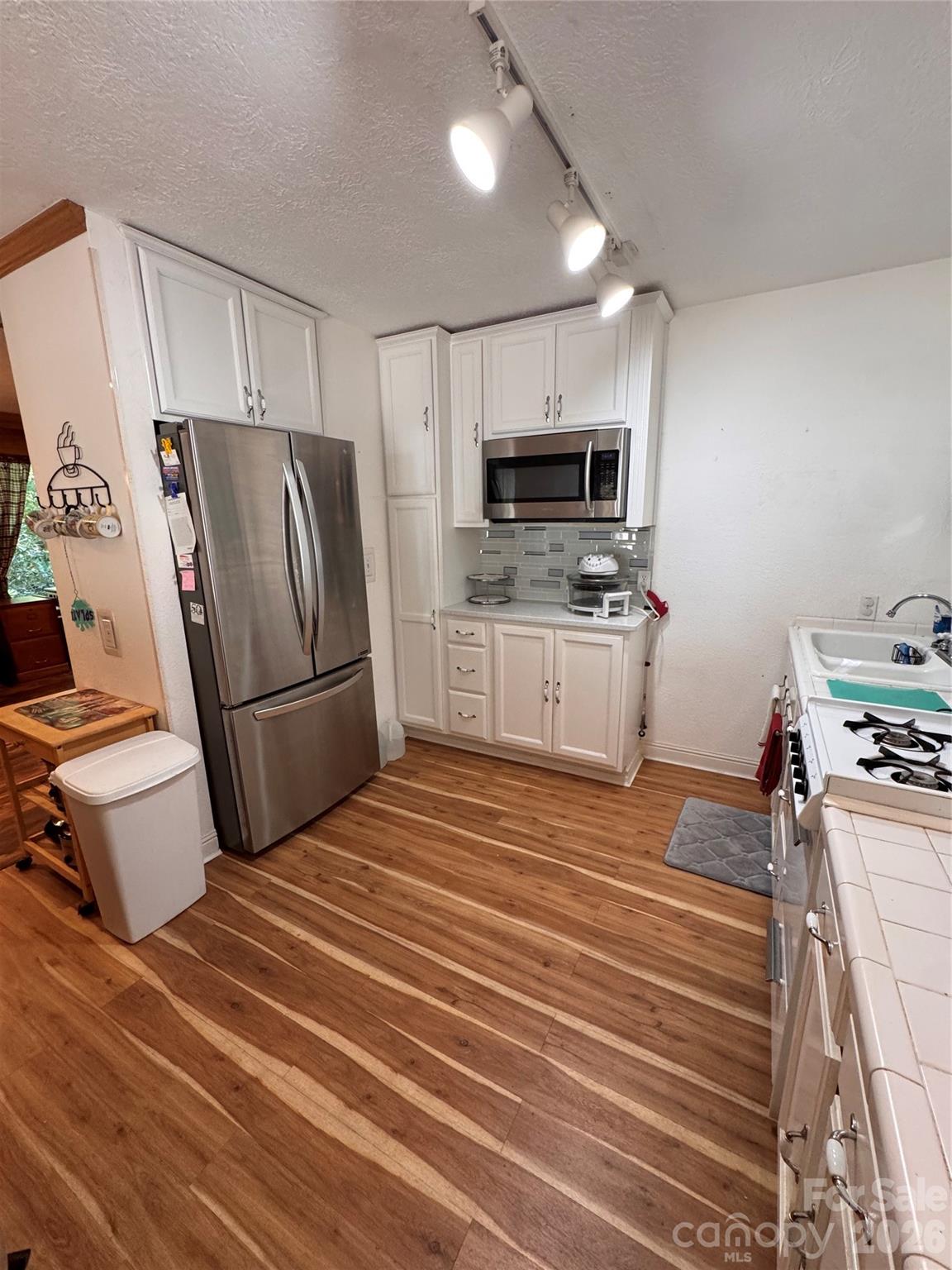 488 Hemlock Loop Property Photo 6