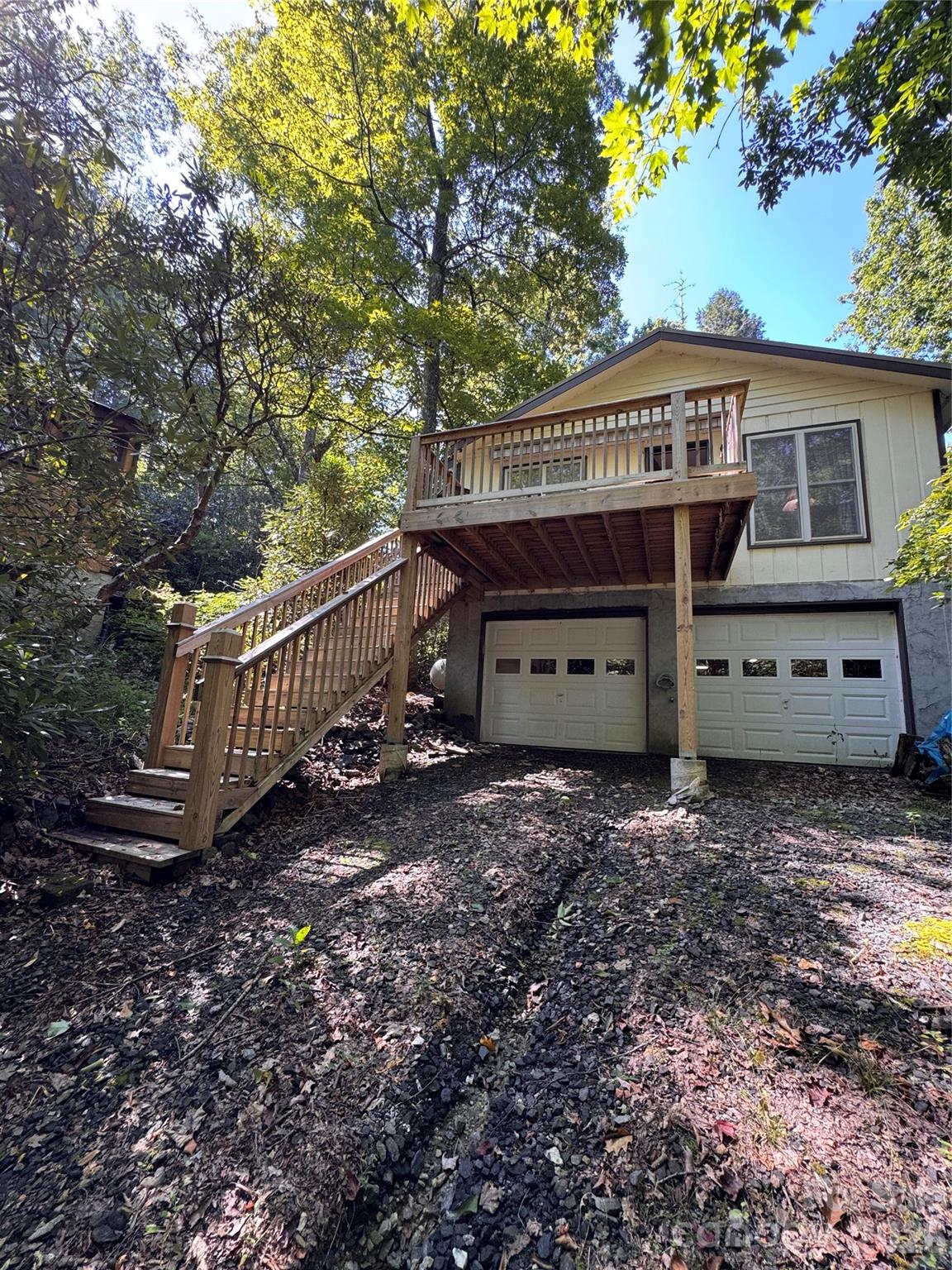 488 Hemlock Loop Property Photo 15