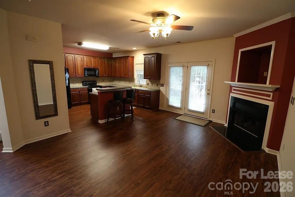 10979 Princeton Village Drive Property Photo 6