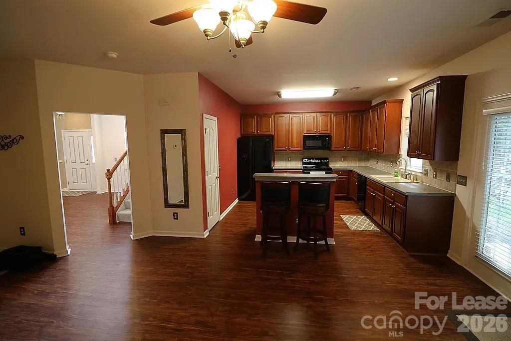 10979 Princeton Village Drive Property Photo 7