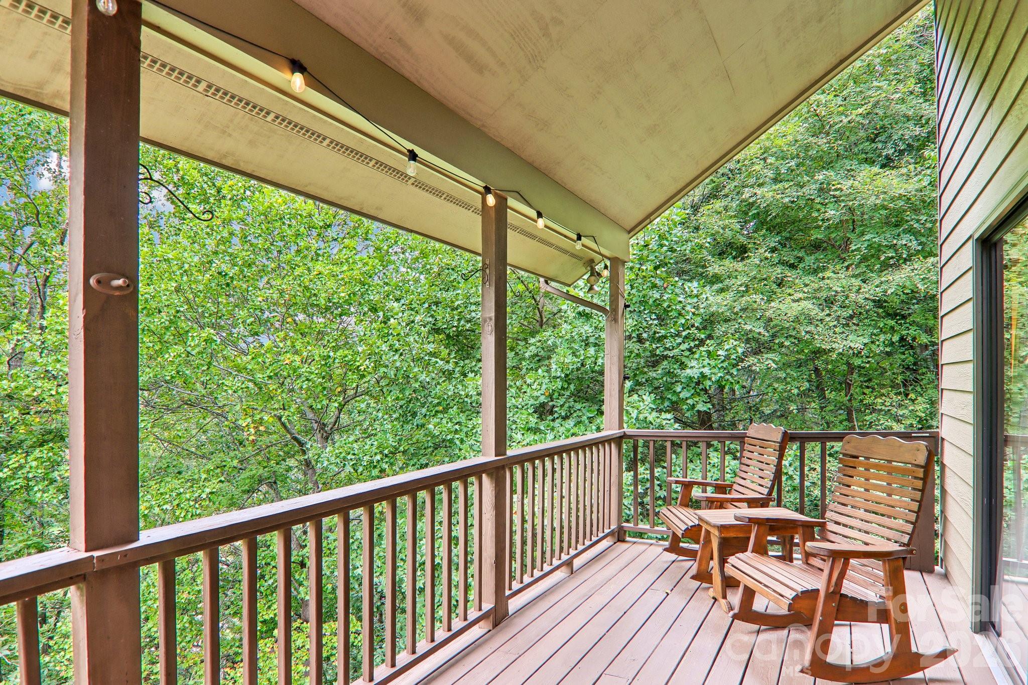 36 Nicholas Lane Property Photo 6