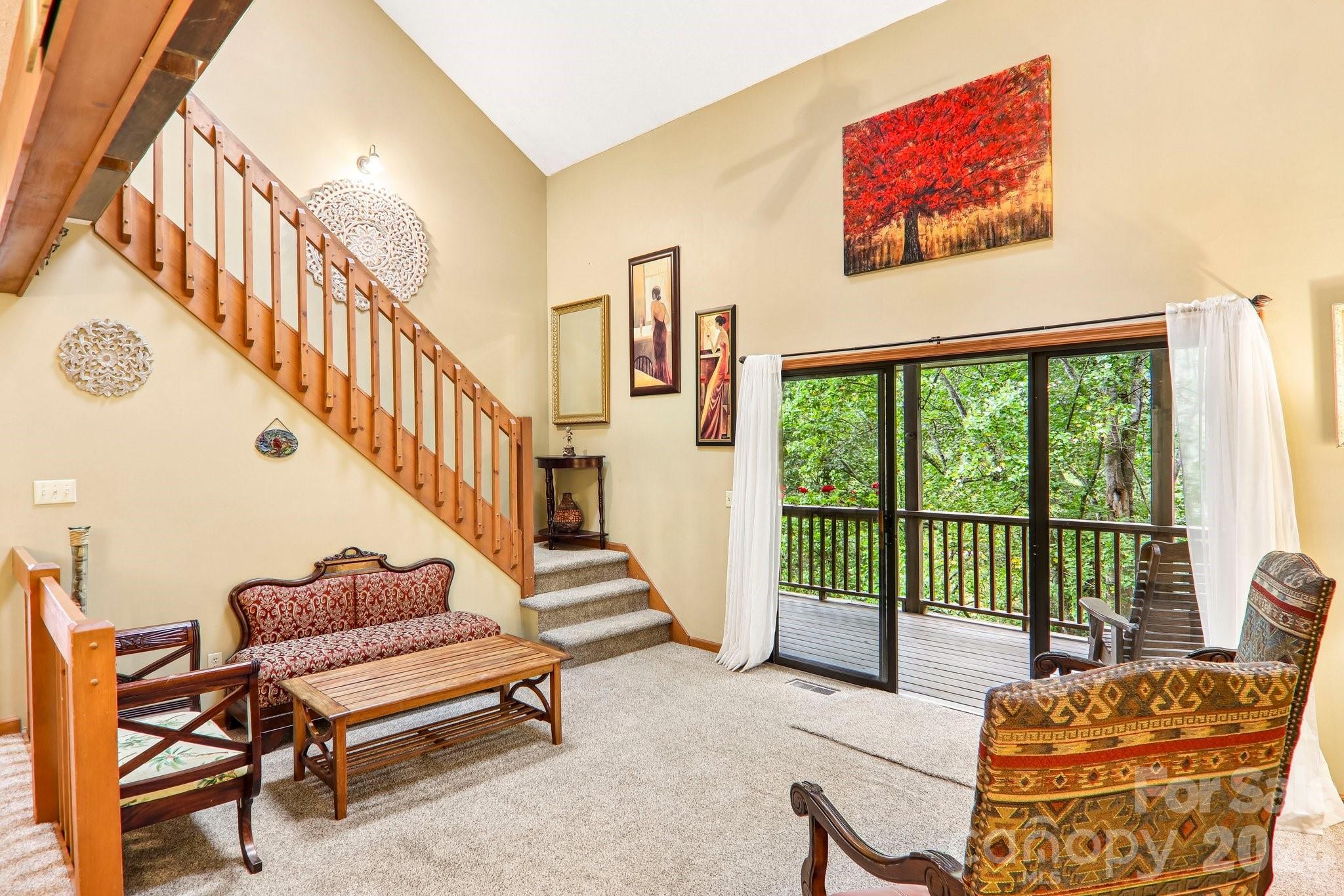 36 Nicholas Lane Property Photo 8
