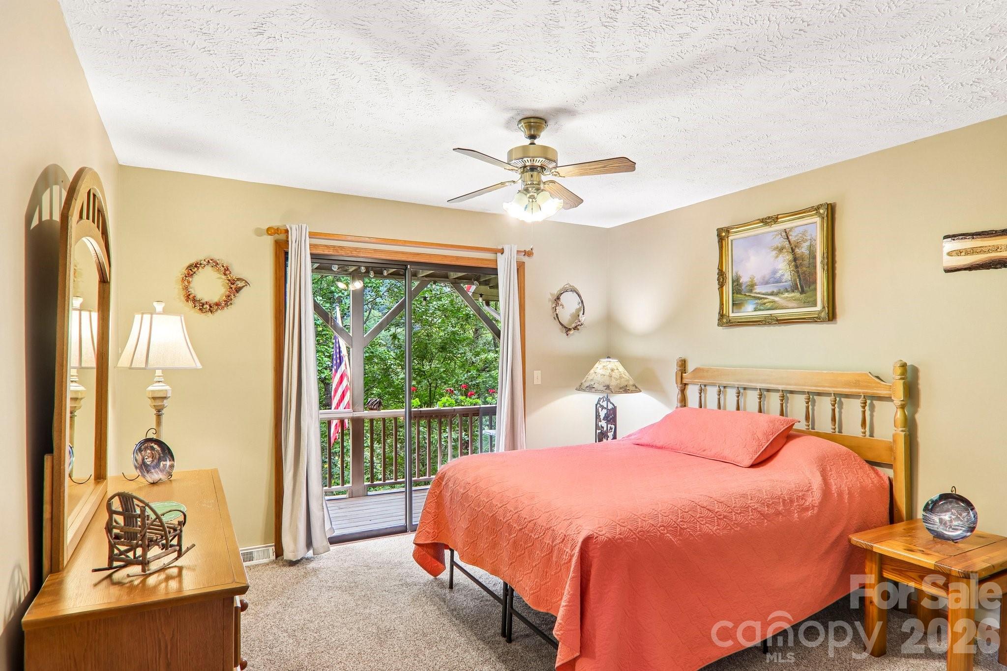36 Nicholas Lane Property Photo 20