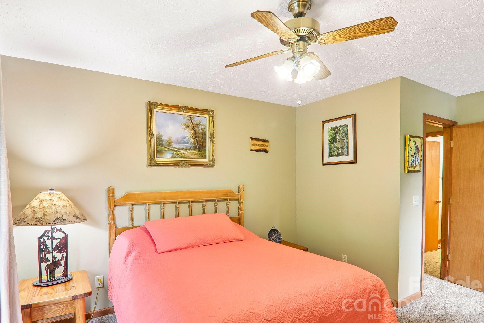 36 Nicholas Lane Property Photo 21