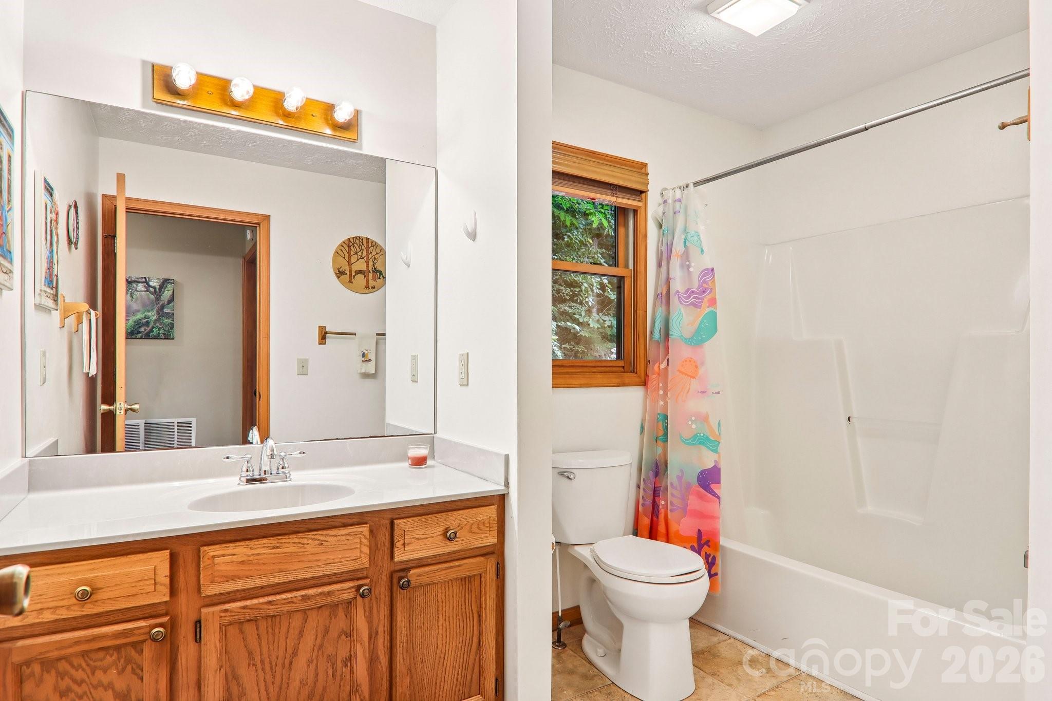 36 Nicholas Lane Property Photo 23