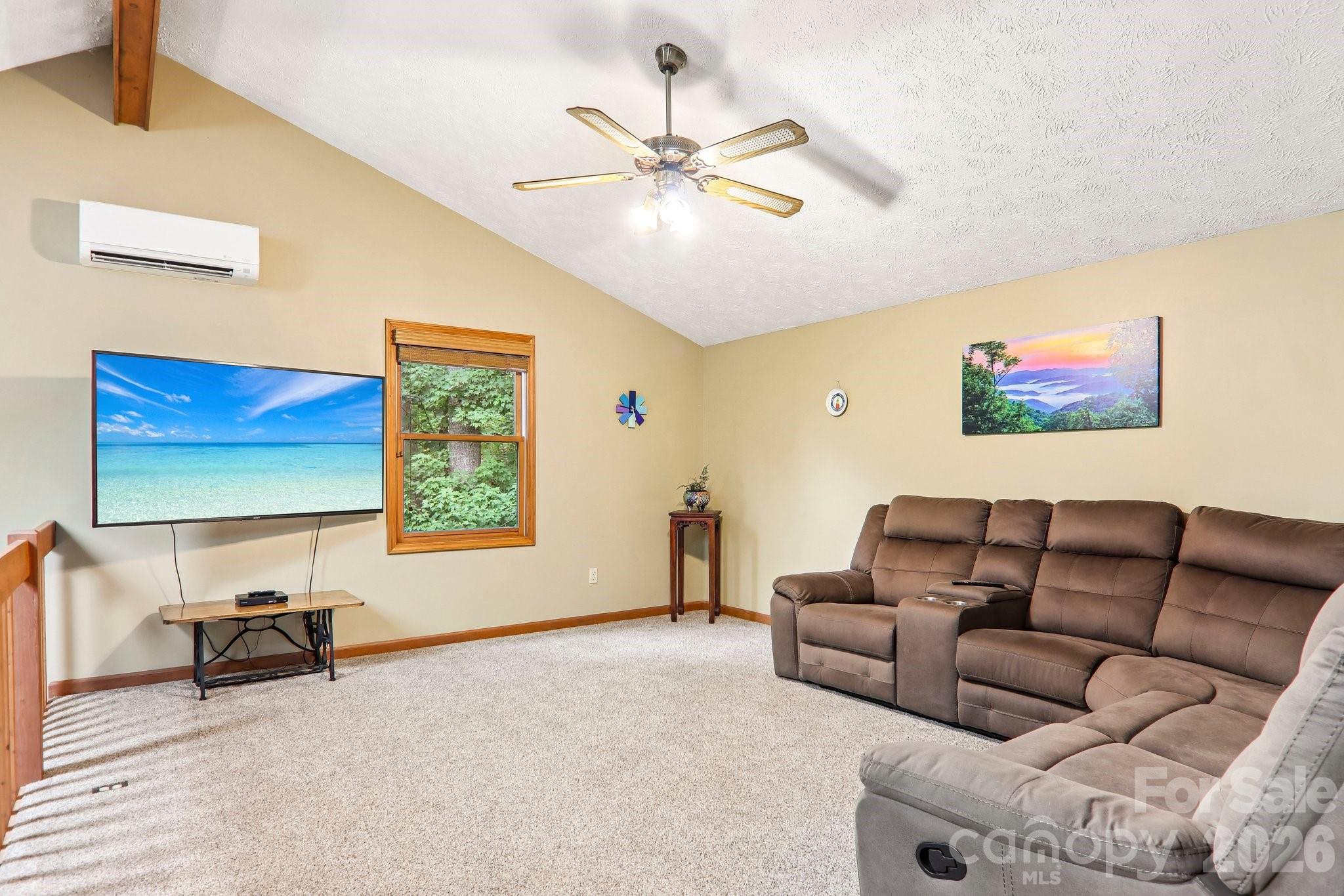 36 Nicholas Lane Property Photo 24