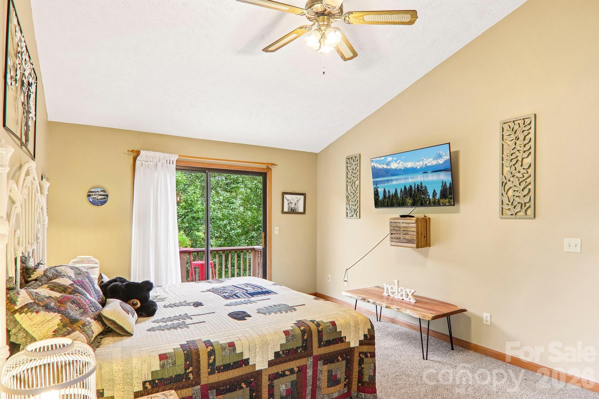 36 Nicholas Lane Property Photo 28