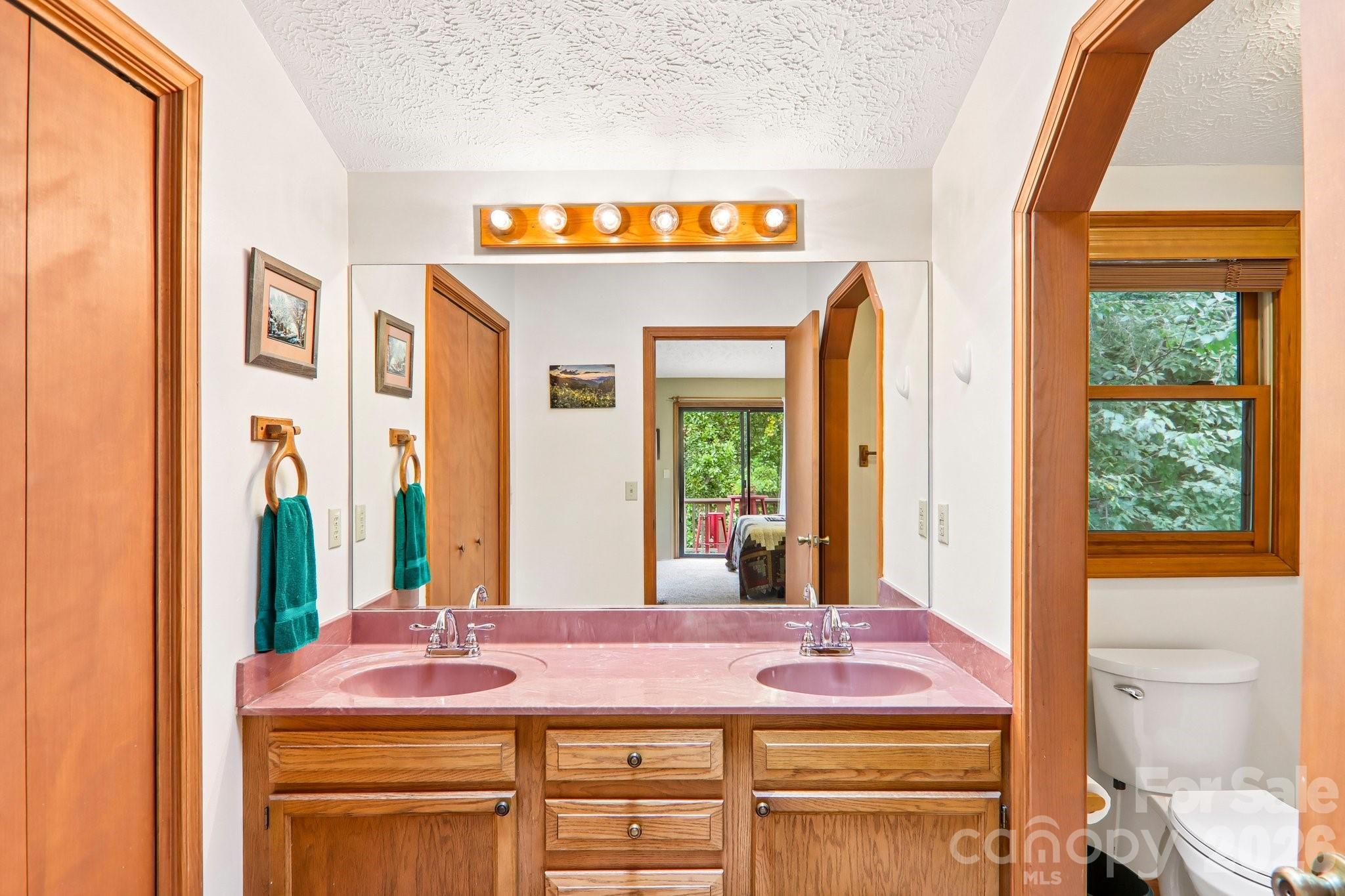 36 Nicholas Lane Property Photo 30