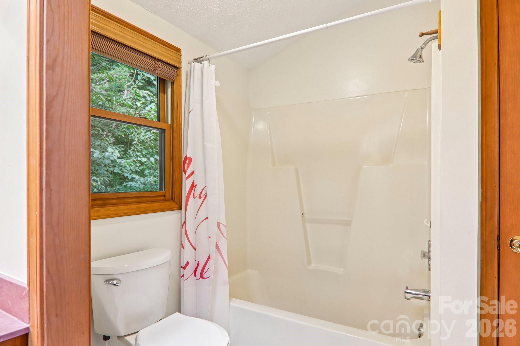36 Nicholas Lane Property Photo 32