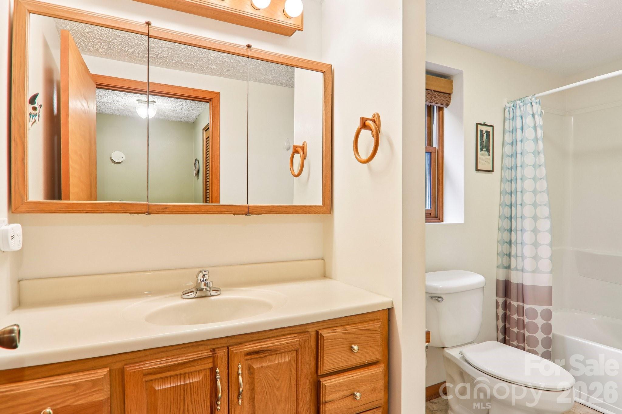 36 Nicholas Lane Property Photo 37