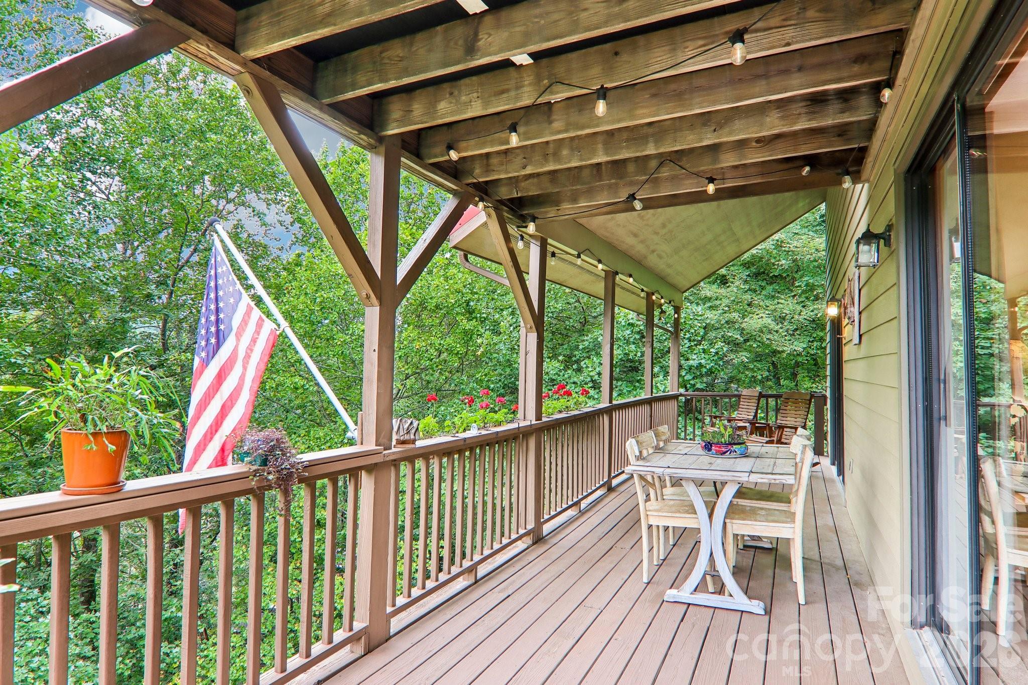 36 Nicholas Lane Property Photo 44