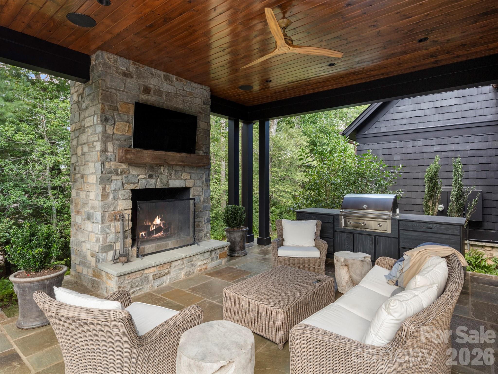3 Bear Flower Trail Property Photo 21