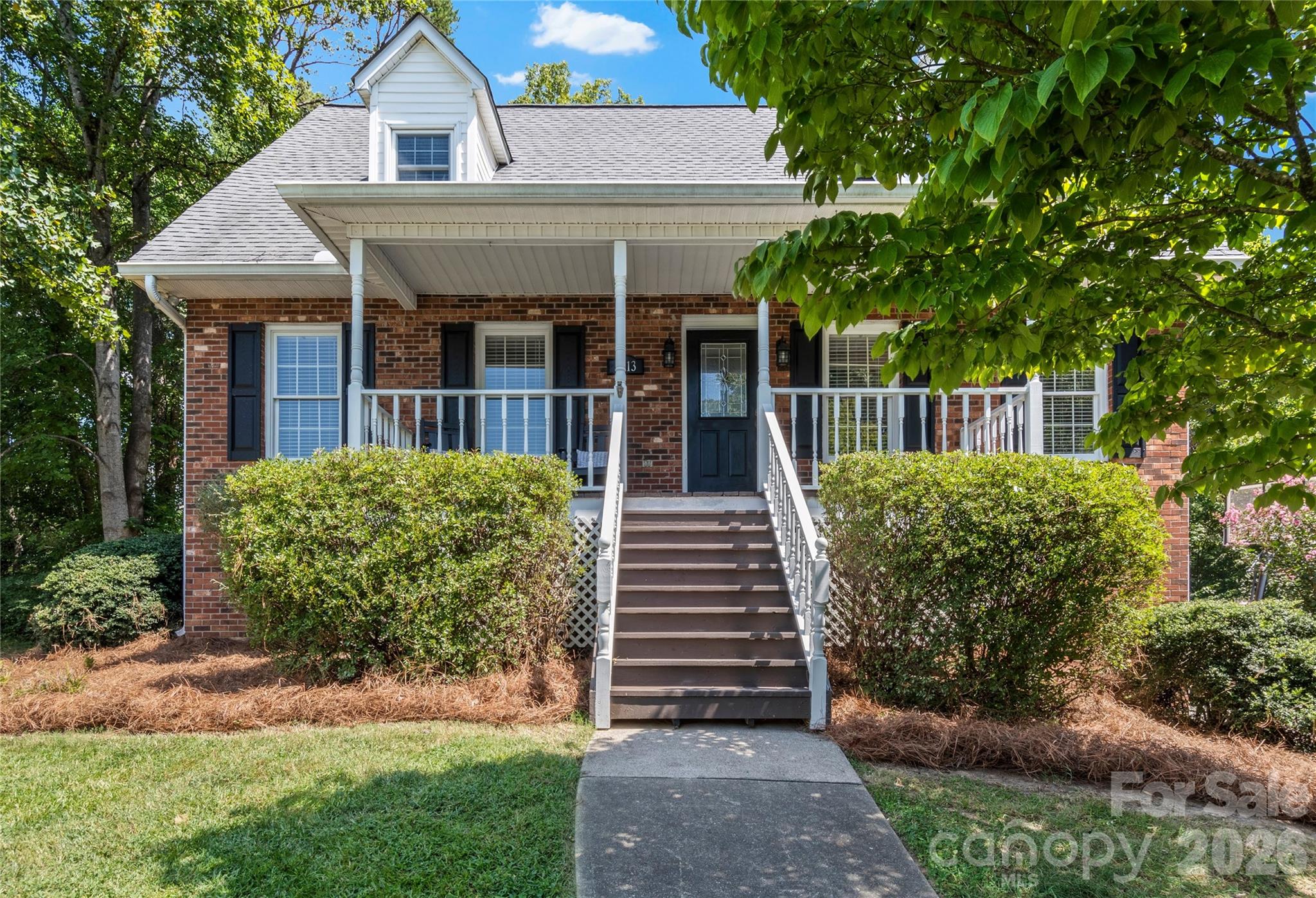 2513 Newington Court Property Photo 6