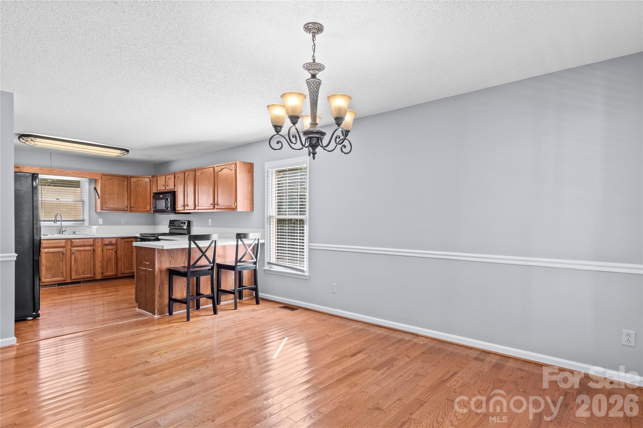 2513 Newington Court Property Photo 10