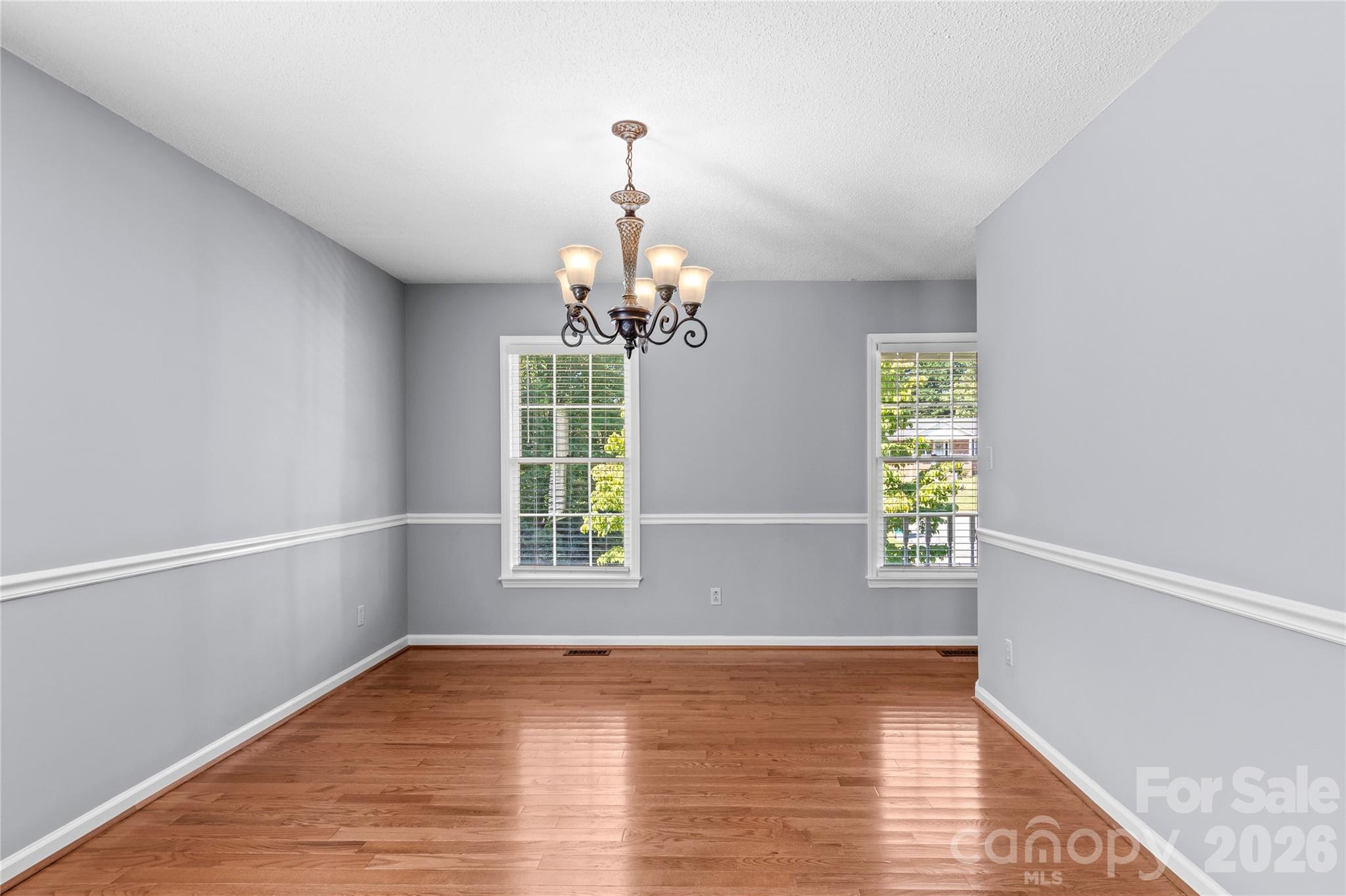 2513 Newington Court Property Photo 11