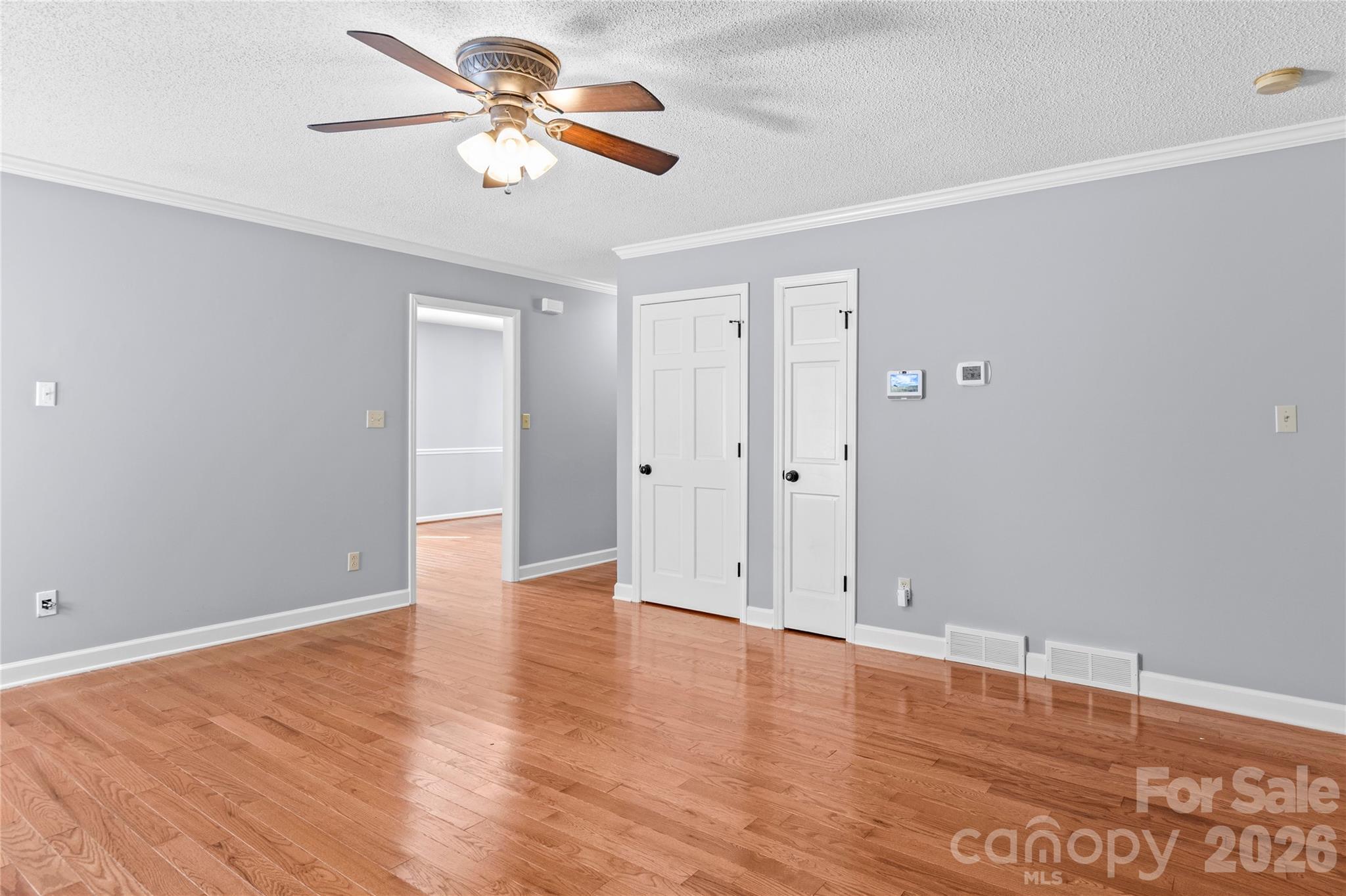 2513 Newington Court Property Photo 17
