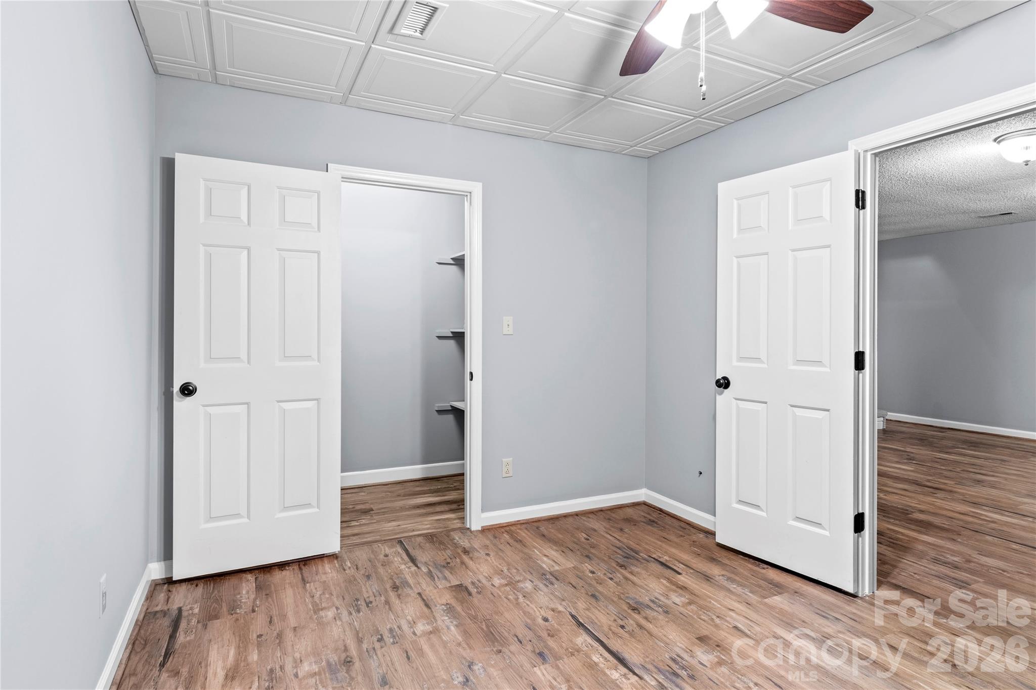2513 Newington Court Property Photo 35